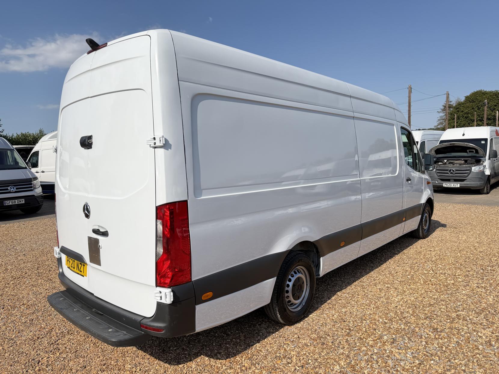 2020 Mercedes-Benz Sprinter 2.1 311 CDI Panel Van 5dr Diesel Manual RWD L3 H2 Euro 6 (114 ps) - Thumbnail 10