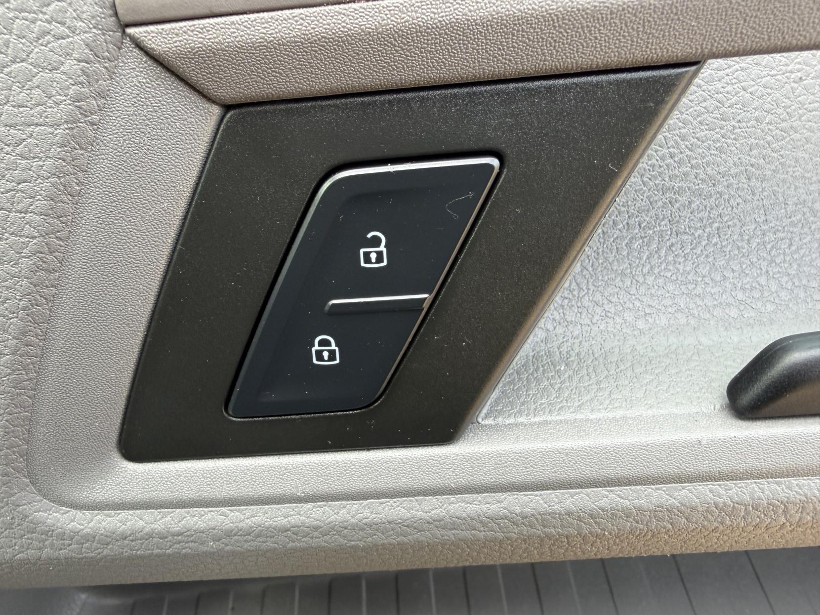 Volkswagen Crafter 2.0 TDI CR35 BlueMotion Tech Trendline Panel Van 5dr Diesel Manual FWD LWB High Roof Euro 6 (s/s) (140 ps)