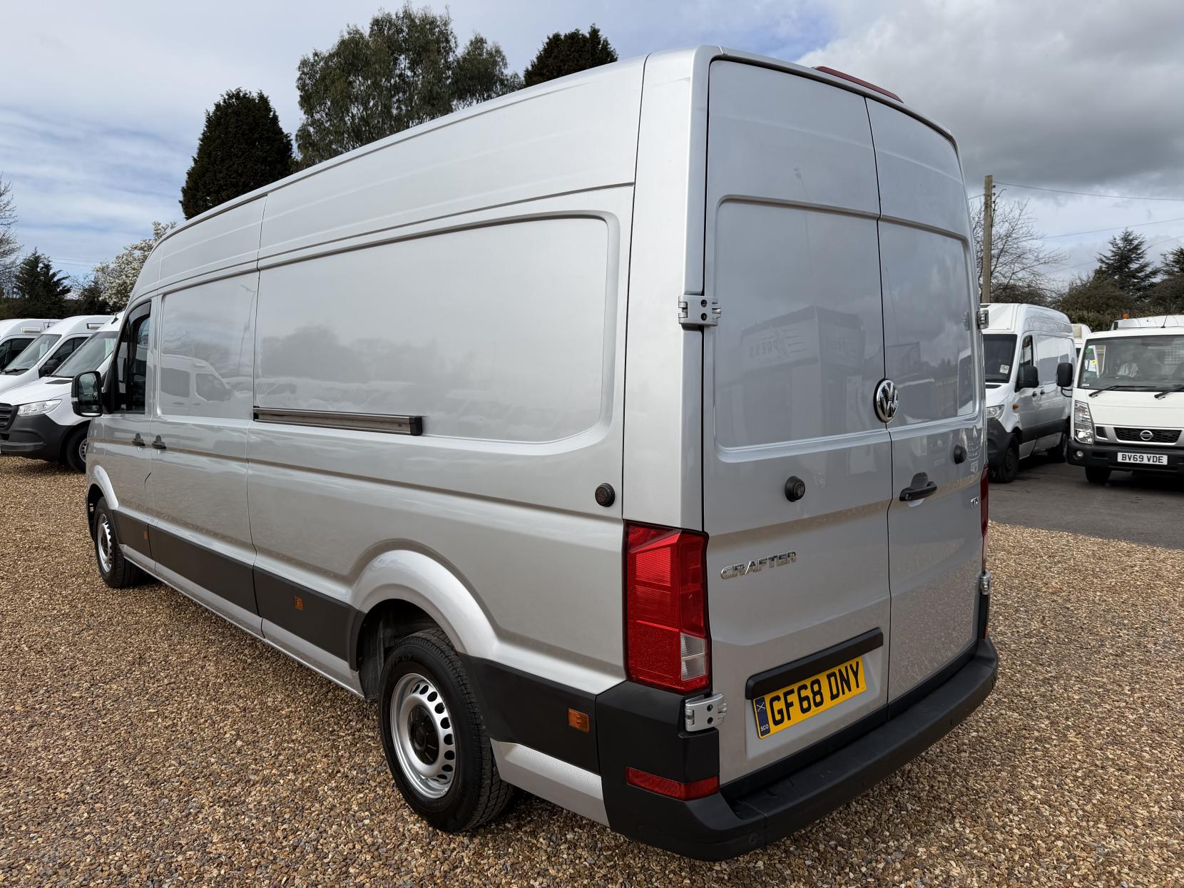 Volkswagen Crafter 2.0 TDI CR35 BlueMotion Tech Trendline Panel Van 5dr Diesel Manual FWD LWB High Roof Euro 6 (s/s) (140 ps)