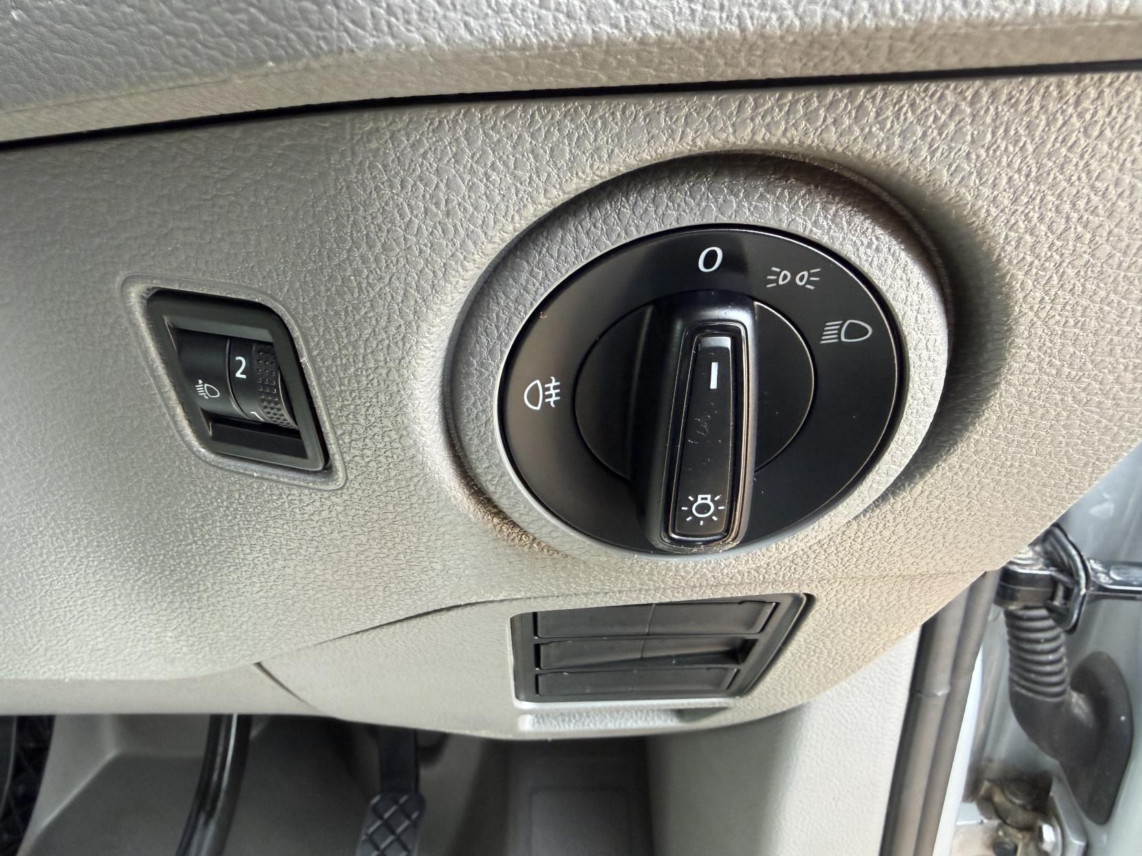 Volkswagen Crafter 2.0 TDI CR35 BlueMotion Tech Trendline Panel Van 5dr Diesel Manual FWD LWB High Roof Euro 6 (s/s) (140 ps)