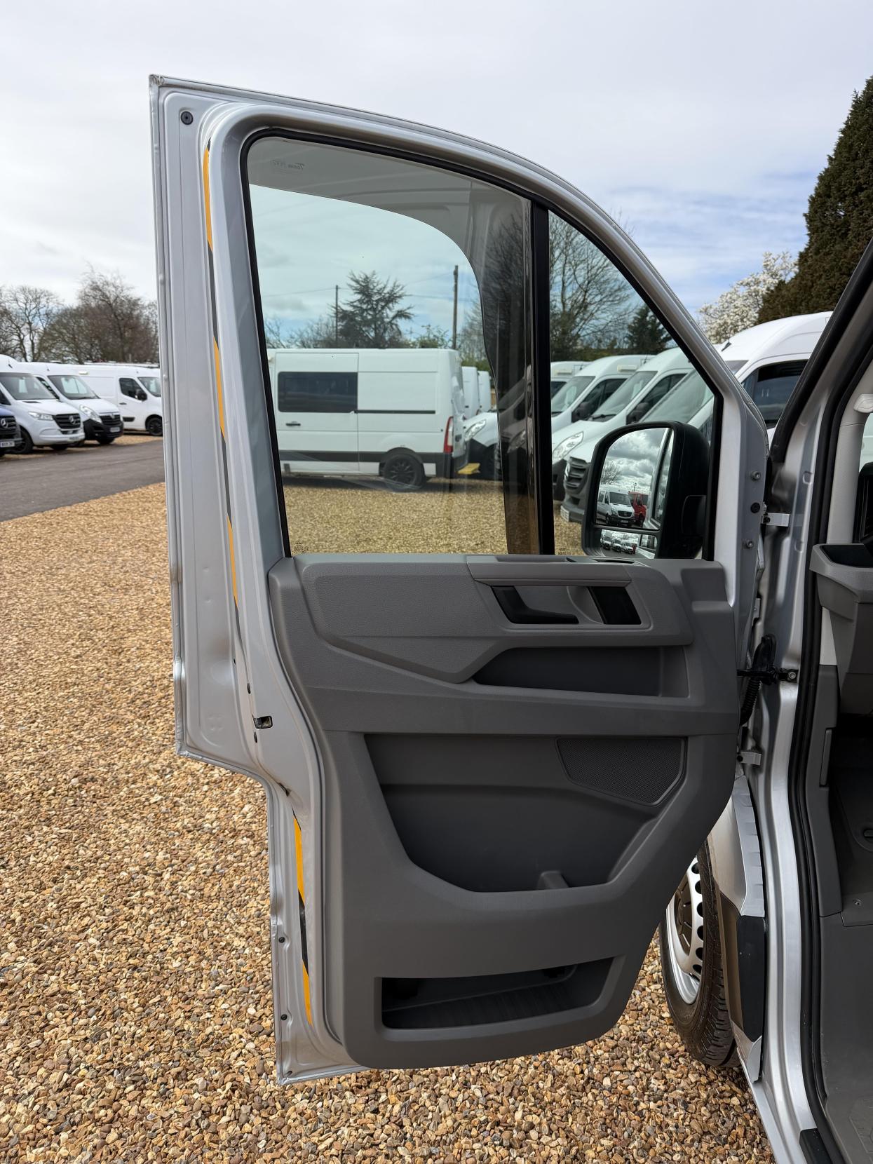 Volkswagen Crafter 2.0 TDI CR35 BlueMotion Tech Trendline Panel Van 5dr Diesel Manual FWD LWB High Roof Euro 6 (s/s) (140 ps)