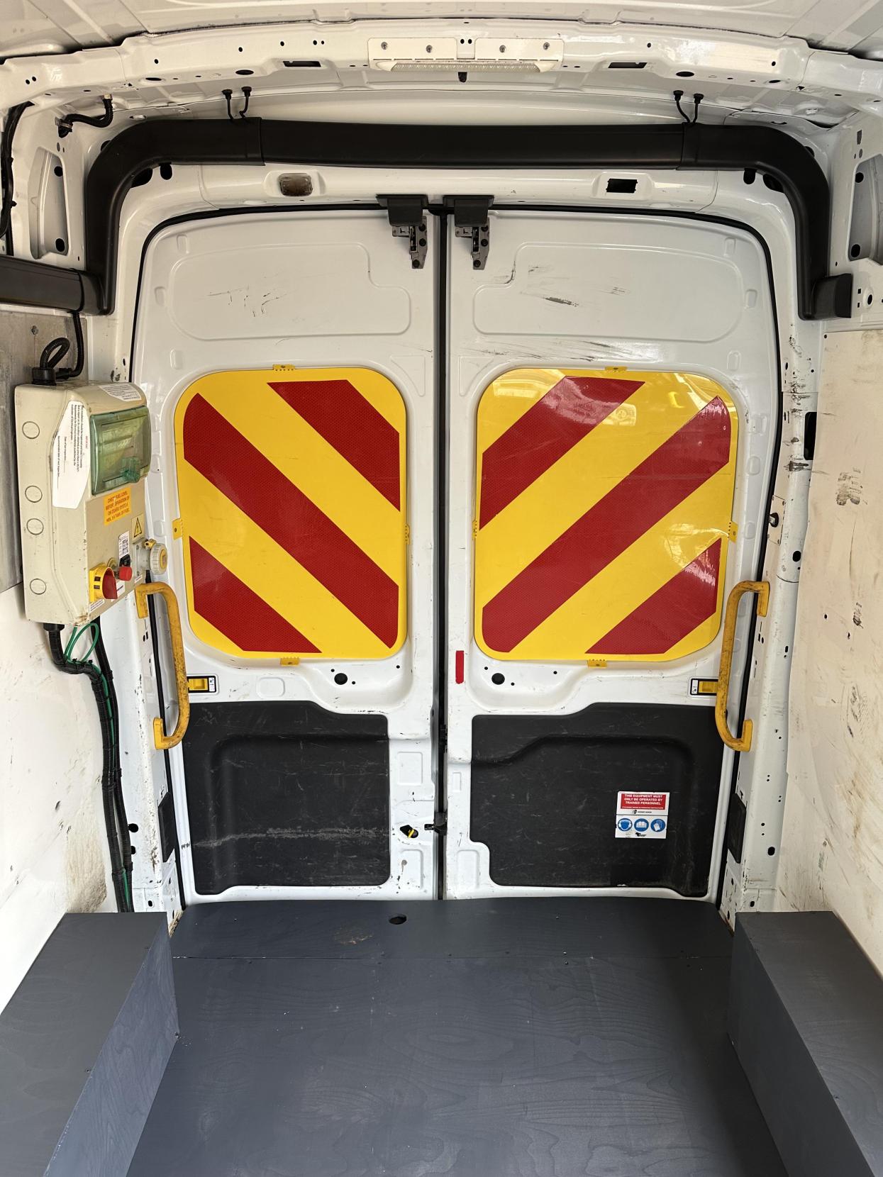 Ford Transit 2.0 350 EcoBlue Panel Van 5dr Diesel Manual RWD L2 H3 Euro 6 (170 ps)