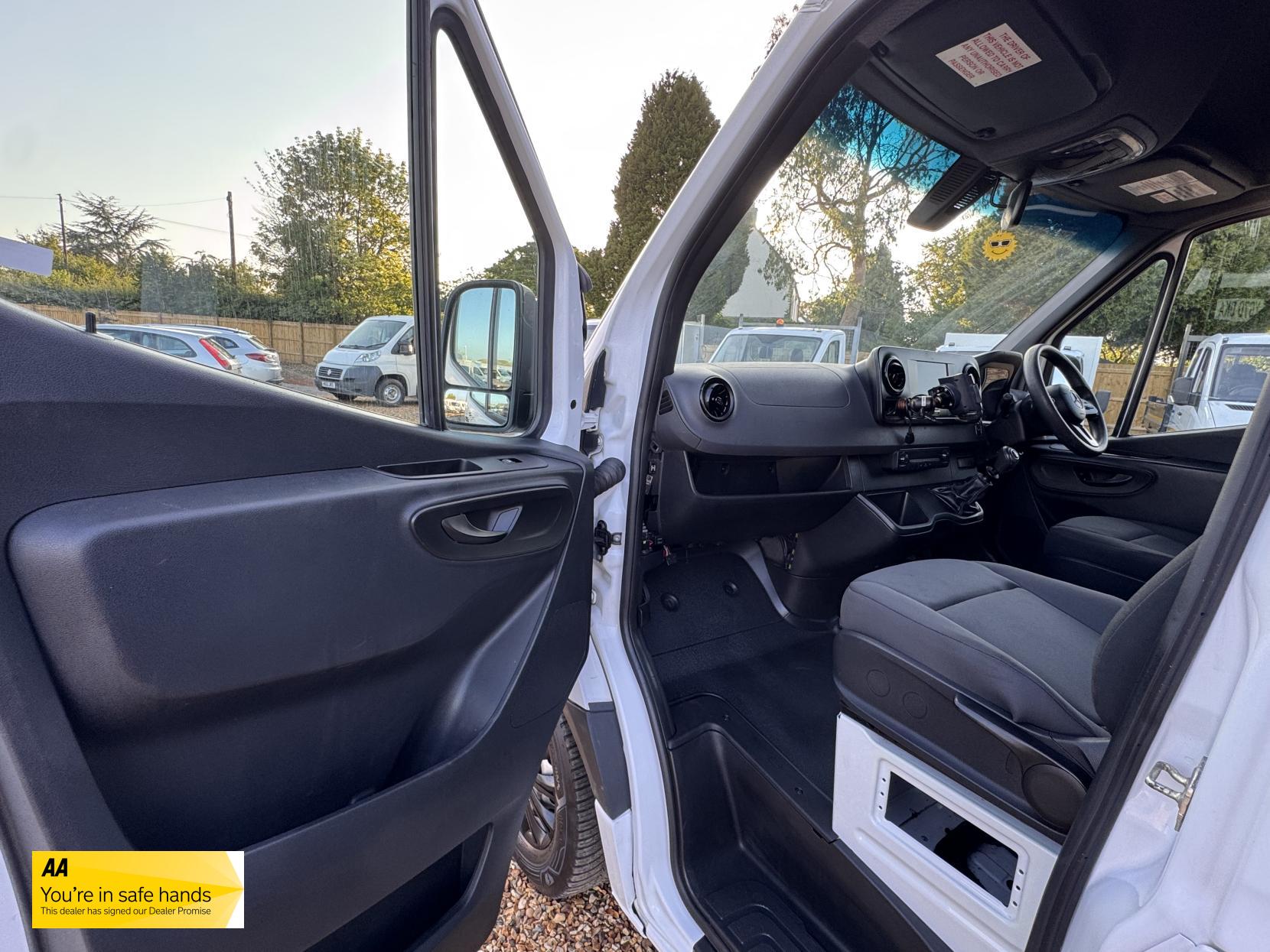 Mercedes-Benz Sprinter 2.1 311 CDI Panel Van 5dr Diesel Manual RWD L3 H2 Euro 6 (114 ps)