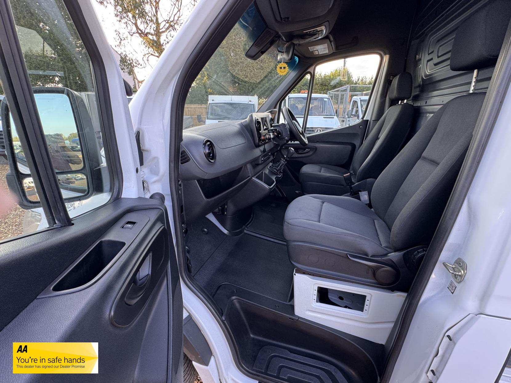 Mercedes-Benz Sprinter 2.1 311 CDI Panel Van 5dr Diesel Manual RWD L3 H2 Euro 6 (114 ps)