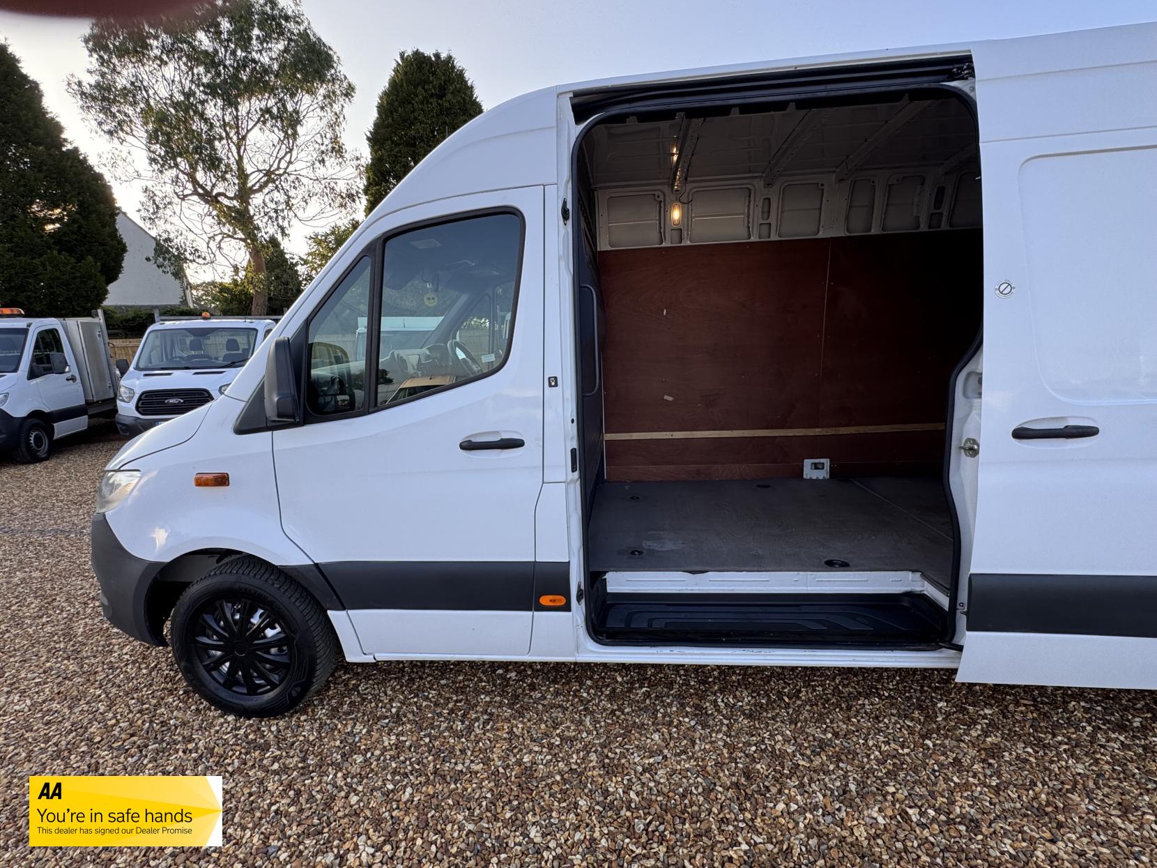 Mercedes-Benz Sprinter 2.1 311 CDI Panel Van 5dr Diesel Manual RWD L3 H2 Euro 6 (114 ps)