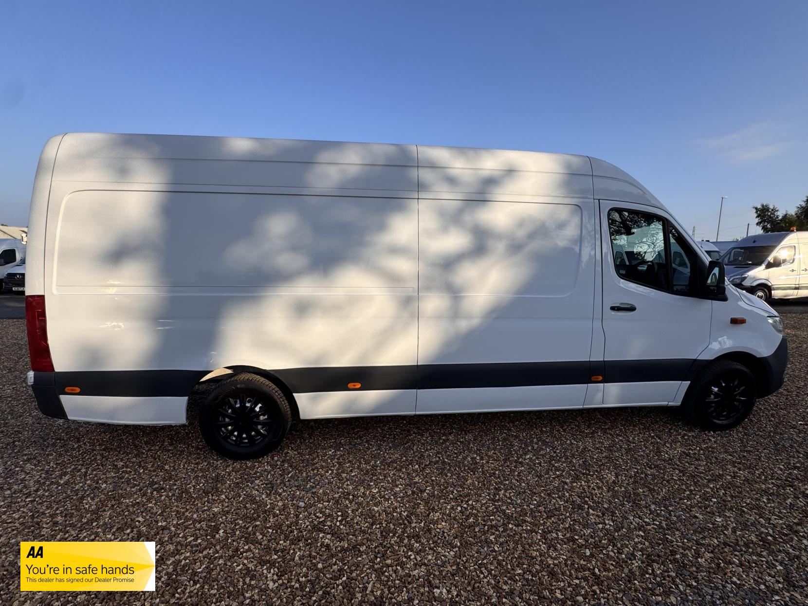 Mercedes-Benz Sprinter 2.1 311 CDI Panel Van 5dr Diesel Manual RWD L3 H2 Euro 6 (114 ps)