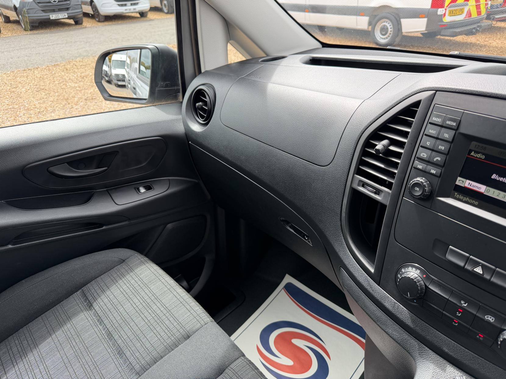 2017 Mercedes-Benz Vito 1.6 111 CDI Panel Van 6dr Diesel Manual FWD L2 Euro 6 (114 ps) - Thumbnail 34