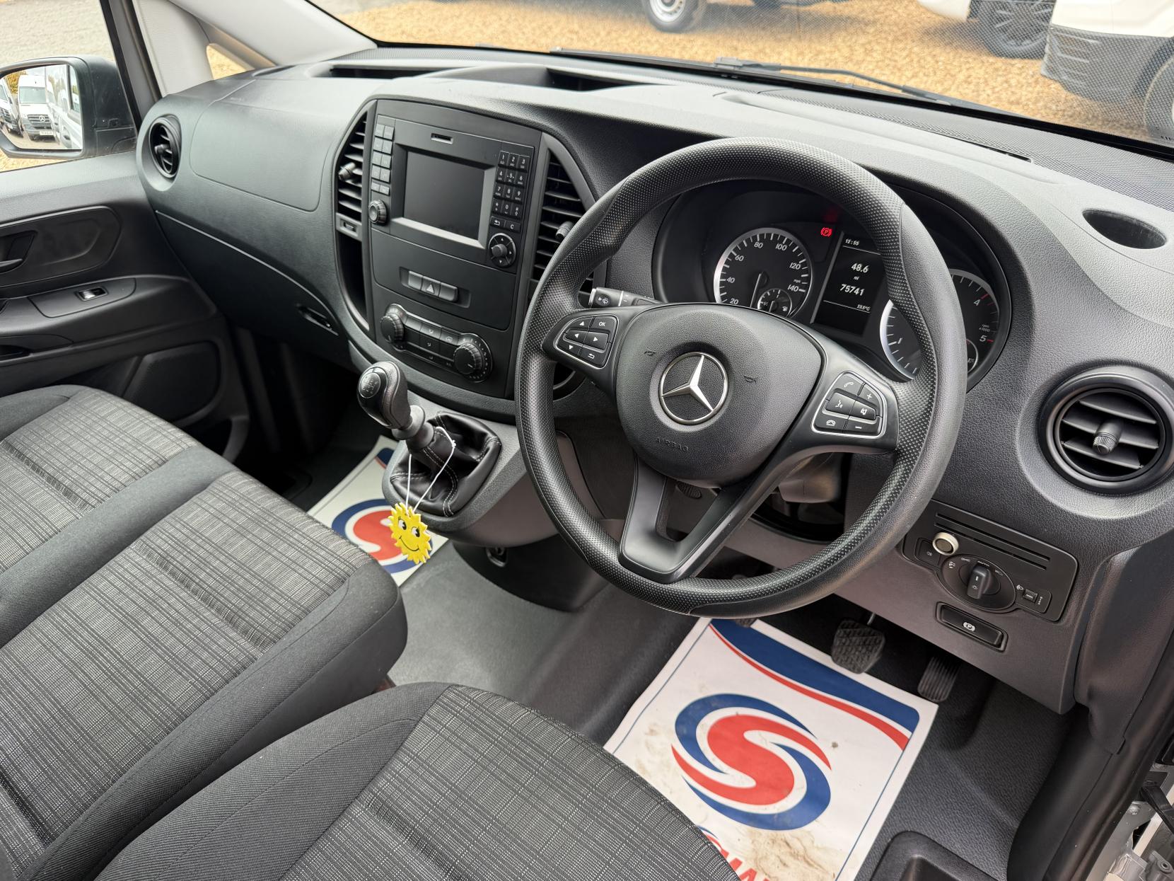 2017 Mercedes-Benz Vito 1.6 111 CDI Panel Van 6dr Diesel Manual FWD L2 Euro 6 (114 ps) - Thumbnail 2