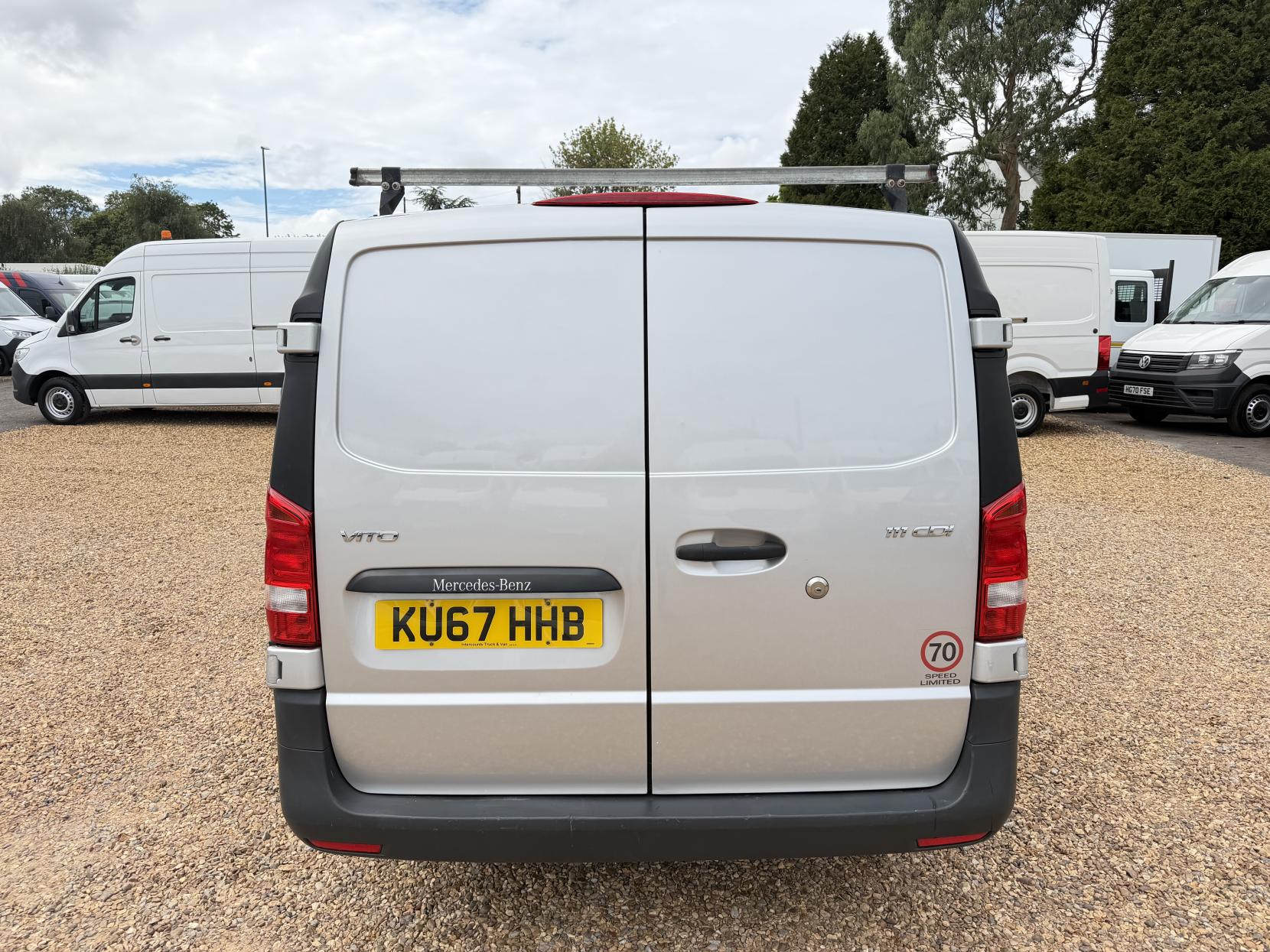 2017 Mercedes-Benz Vito 1.6 111 CDI Panel Van 6dr Diesel Manual FWD L2 Euro 6 (114 ps) - Thumbnail 10