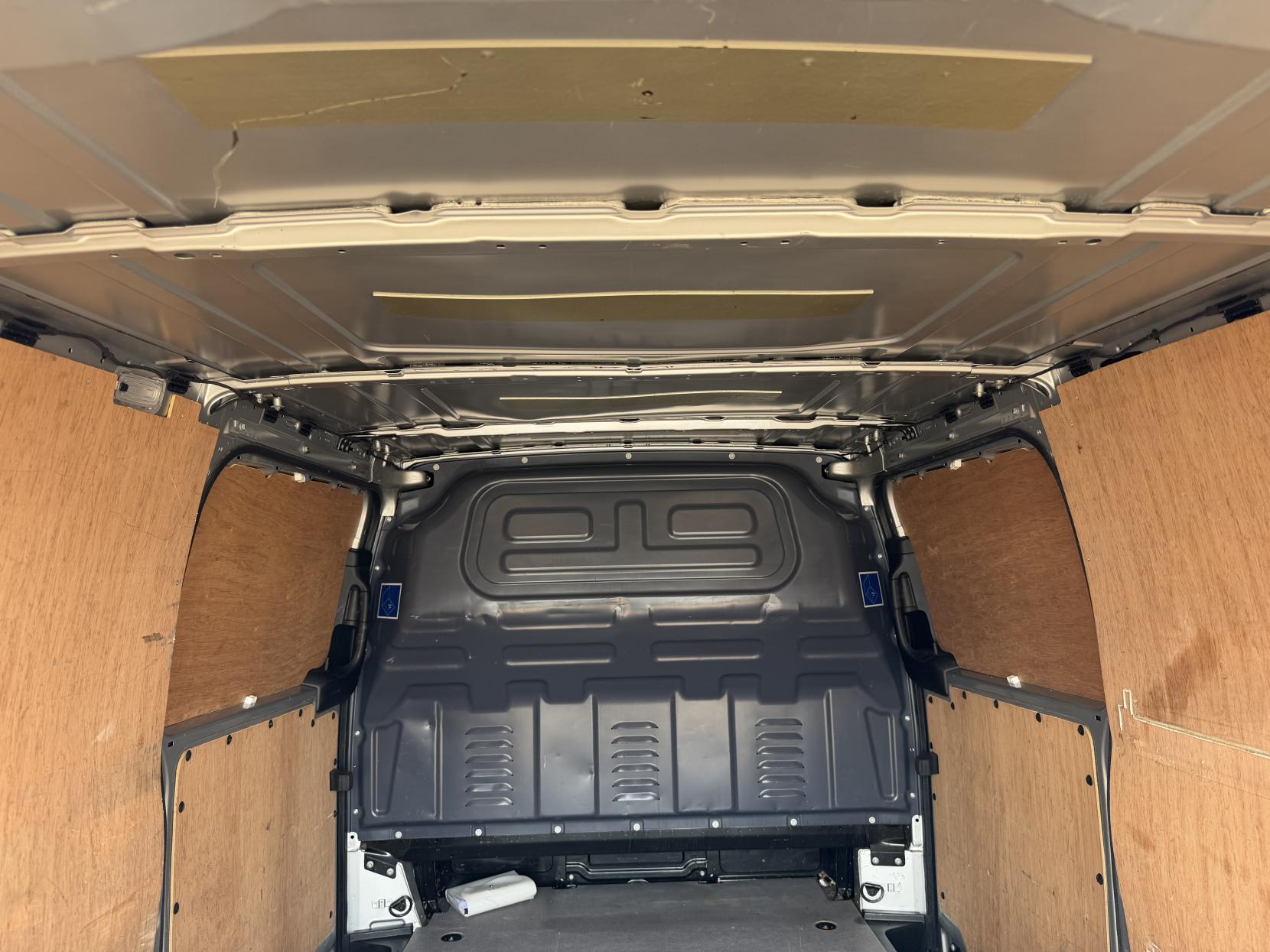 2017 Mercedes-Benz Vito 1.6 111 CDI Panel Van 6dr Diesel Manual FWD L2 Euro 6 (114 ps) - Thumbnail 41