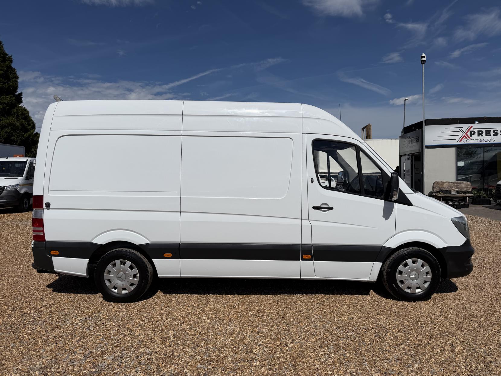2015 Mercedes-Benz Sprinter 2.1 313 CDi Panel Van 4dr Diesel Manual RWD L2 (129 bhp) - Thumbnail 12