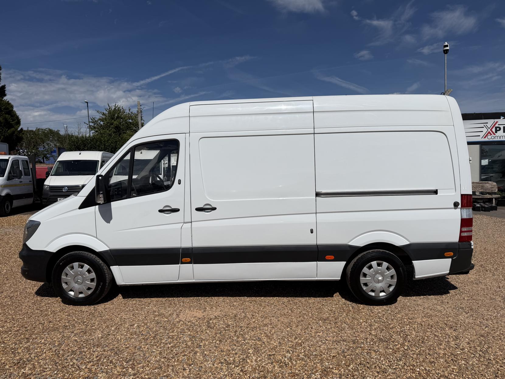 2015 Mercedes-Benz Sprinter 2.1 313 CDi Panel Van 4dr Diesel Manual RWD L2 (129 bhp) - Thumbnail 8