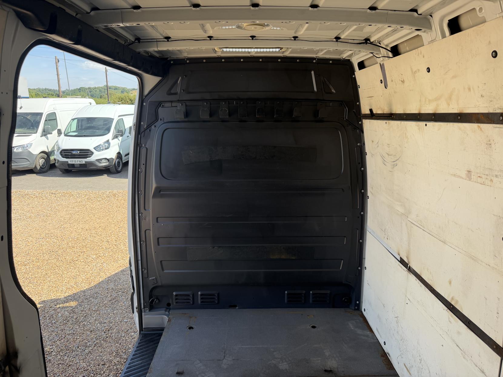 2015 Mercedes-Benz Sprinter 2.1 313 CDi Panel Van 4dr Diesel Manual RWD L2 (129 bhp) - Thumbnail 38