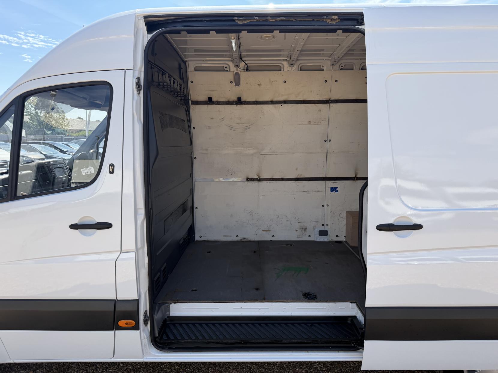 2015 Mercedes-Benz Sprinter 2.1 313 CDi Panel Van 4dr Diesel Manual RWD L2 (129 bhp) - Thumbnail 31