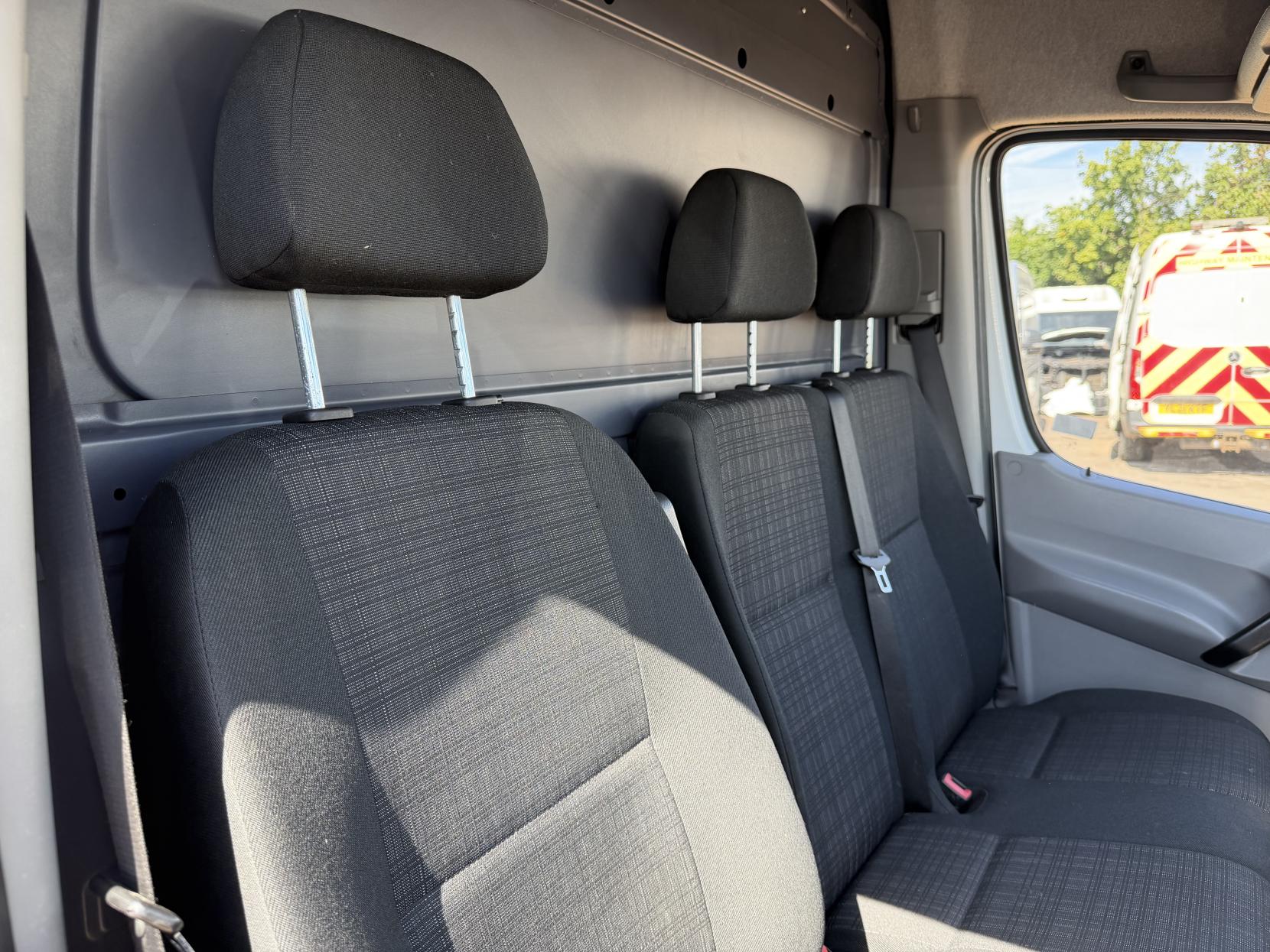 2015 Mercedes-Benz Sprinter 2.1 313 CDi Panel Van 4dr Diesel Manual RWD L2 (129 bhp) - Thumbnail 16