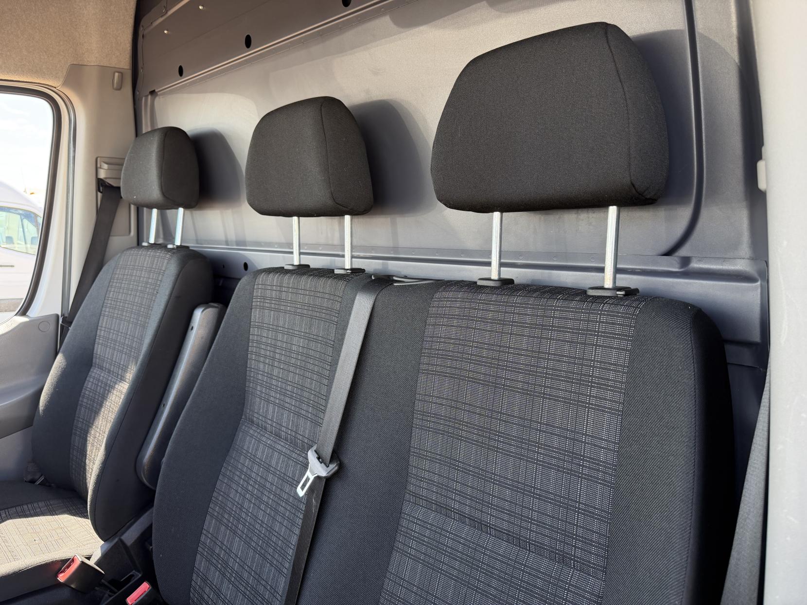 2015 Mercedes-Benz Sprinter 2.1 313 CDi Panel Van 4dr Diesel Manual RWD L2 (129 bhp) - Thumbnail 17