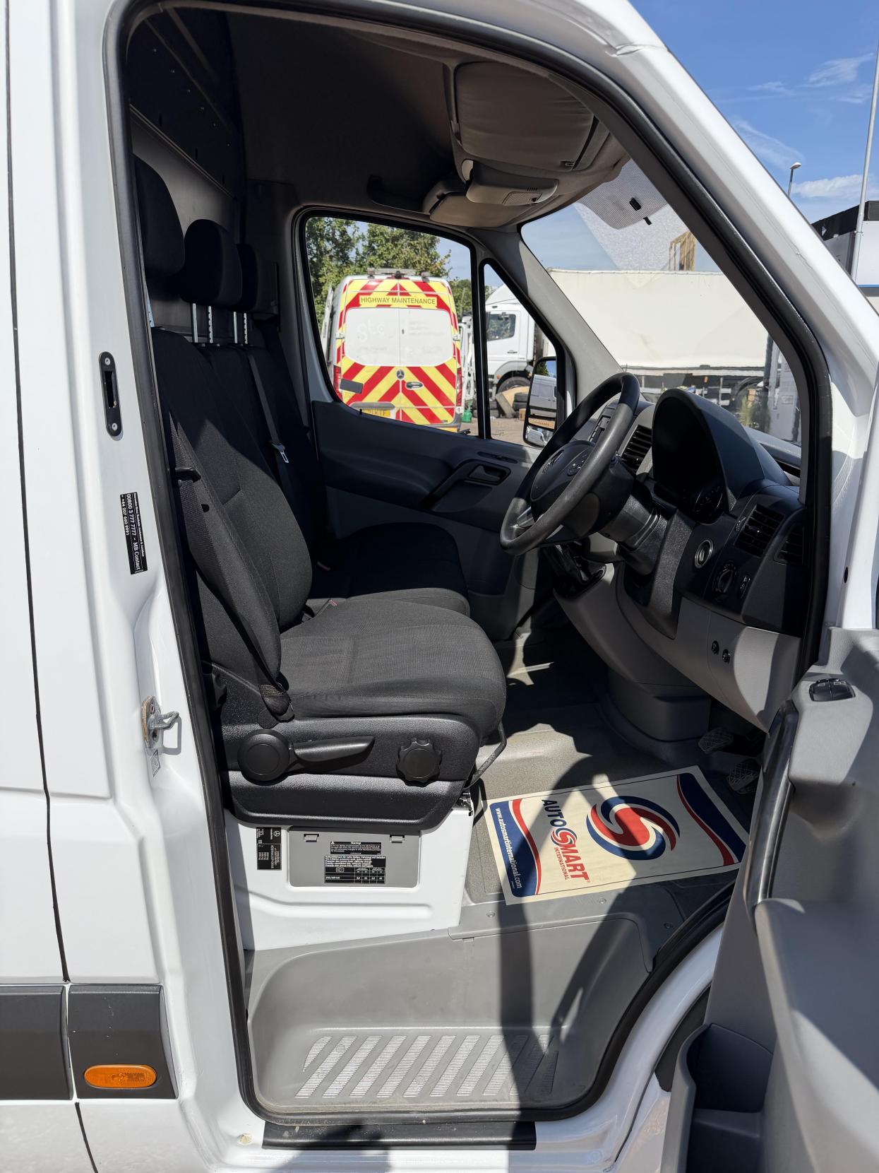 2015 Mercedes-Benz Sprinter 2.1 313 CDi Panel Van 4dr Diesel Manual RWD L2 (129 bhp) - Thumbnail 15