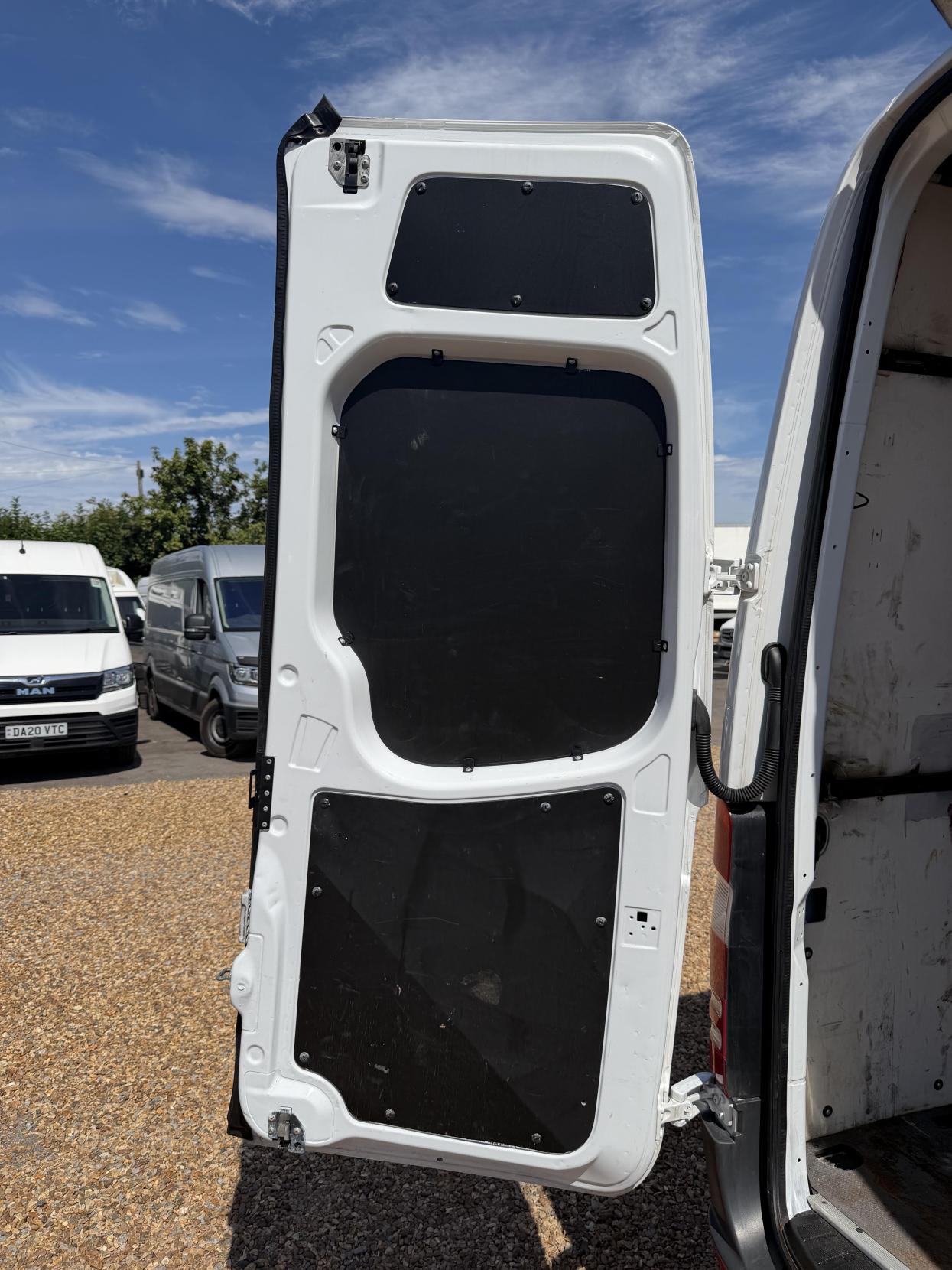 2015 Mercedes-Benz Sprinter 2.1 313 CDi Panel Van 4dr Diesel Manual RWD L2 (129 bhp) - Thumbnail 36