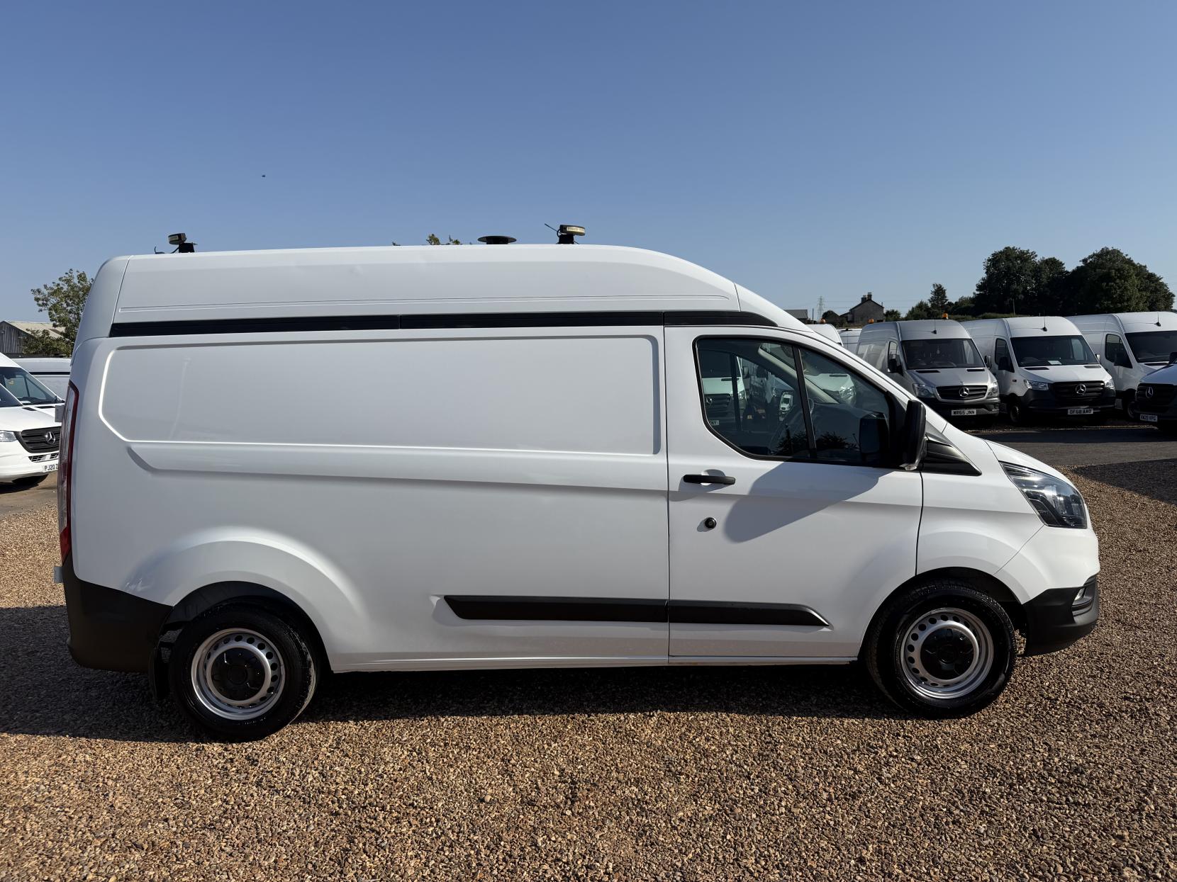 2019 Ford Transit Custom 2.0 320 EcoBlue Panel Van 5dr Diesel Manual L2 H2 Euro 6 (130 ps) - Thumbnail 12
