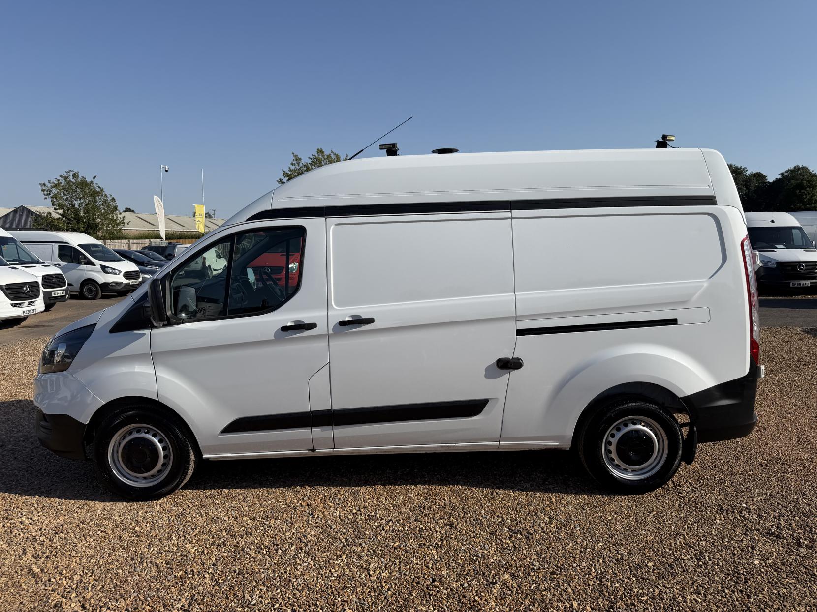 2019 Ford Transit Custom 2.0 320 EcoBlue Panel Van 5dr Diesel Manual L2 H2 Euro 6 (130 ps) - Thumbnail 8
