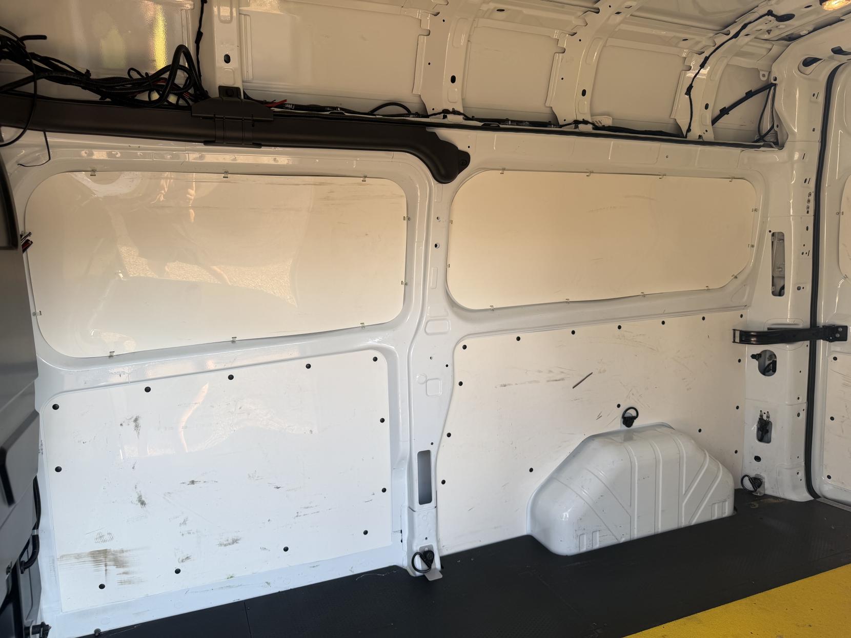 2019 Ford Transit Custom 2.0 320 EcoBlue Panel Van 5dr Diesel Manual L2 H2 Euro 6 (130 ps) - Thumbnail 31