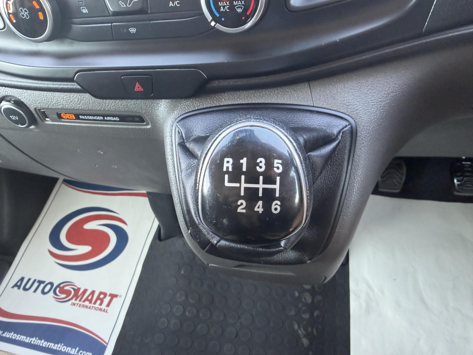2019 Ford Transit Custom 2.0 320 EcoBlue Panel Van 5dr Diesel Manual L2 H2 Euro 6 (130 ps) - Thumbnail 24