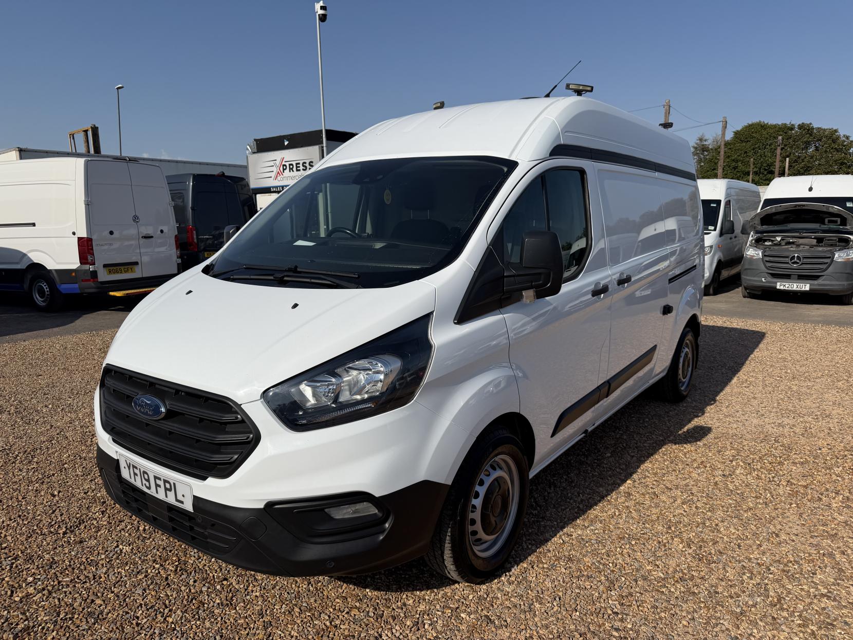 2019 Ford Transit Custom 2.0 320 EcoBlue Panel Van 5dr Diesel Manual L2 H2 Euro 6 (130 ps) - Thumbnail 7