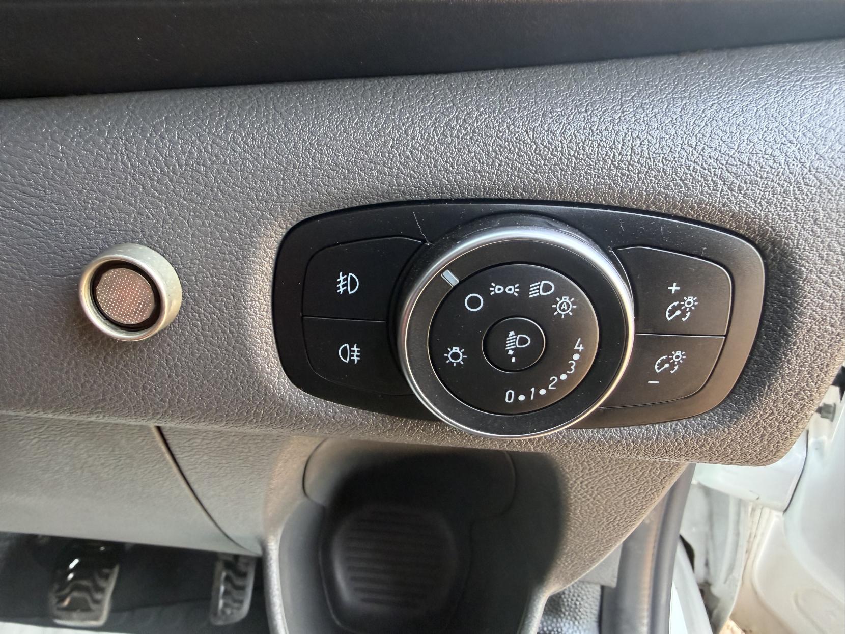 2019 Ford Transit Custom 2.0 320 EcoBlue Panel Van 5dr Diesel Manual L2 H2 Euro 6 (130 ps) - Thumbnail 20