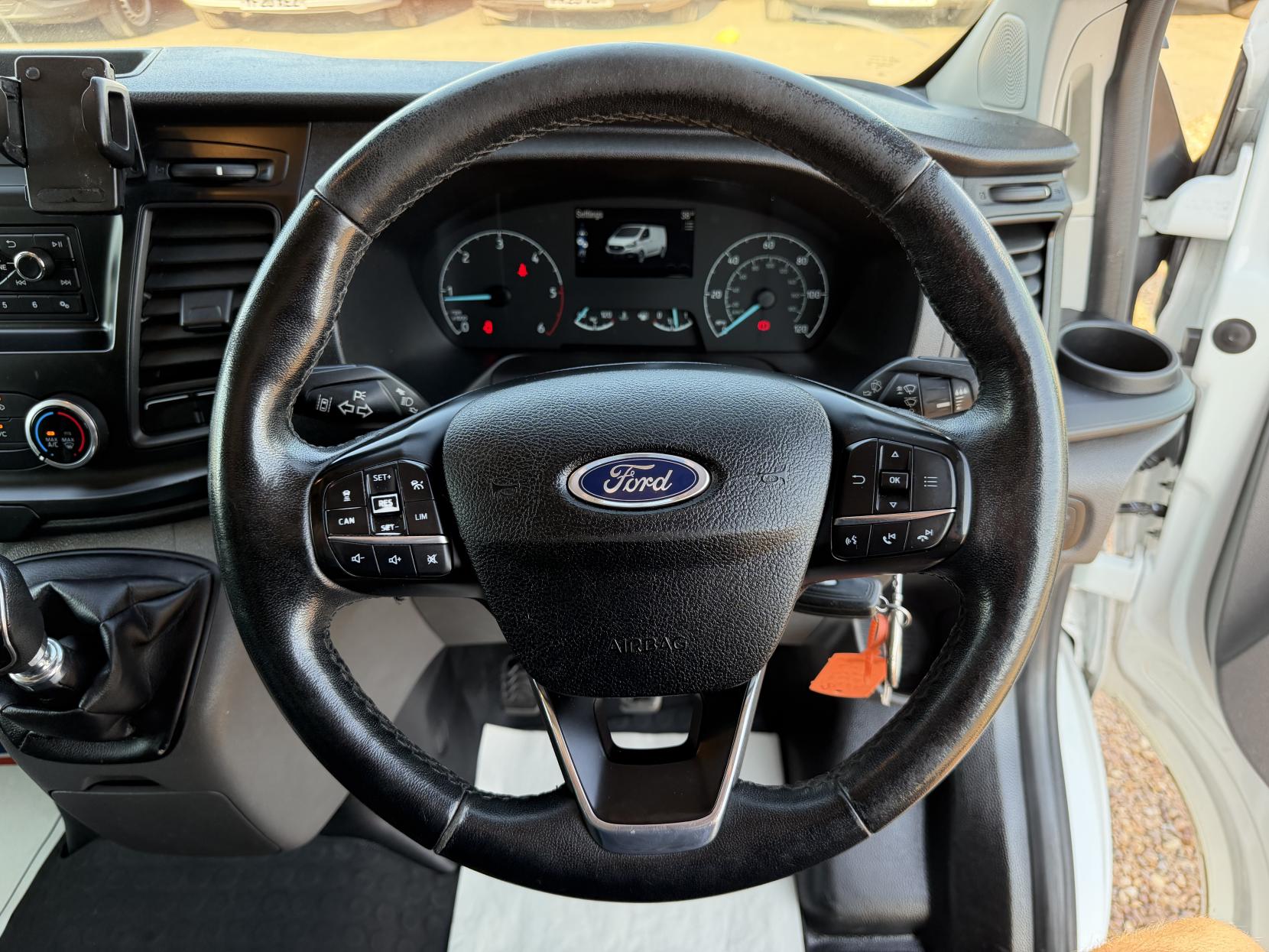 2019 Ford Transit Custom 2.0 320 EcoBlue Panel Van 5dr Diesel Manual L2 H2 Euro 6 (130 ps) - Thumbnail 19