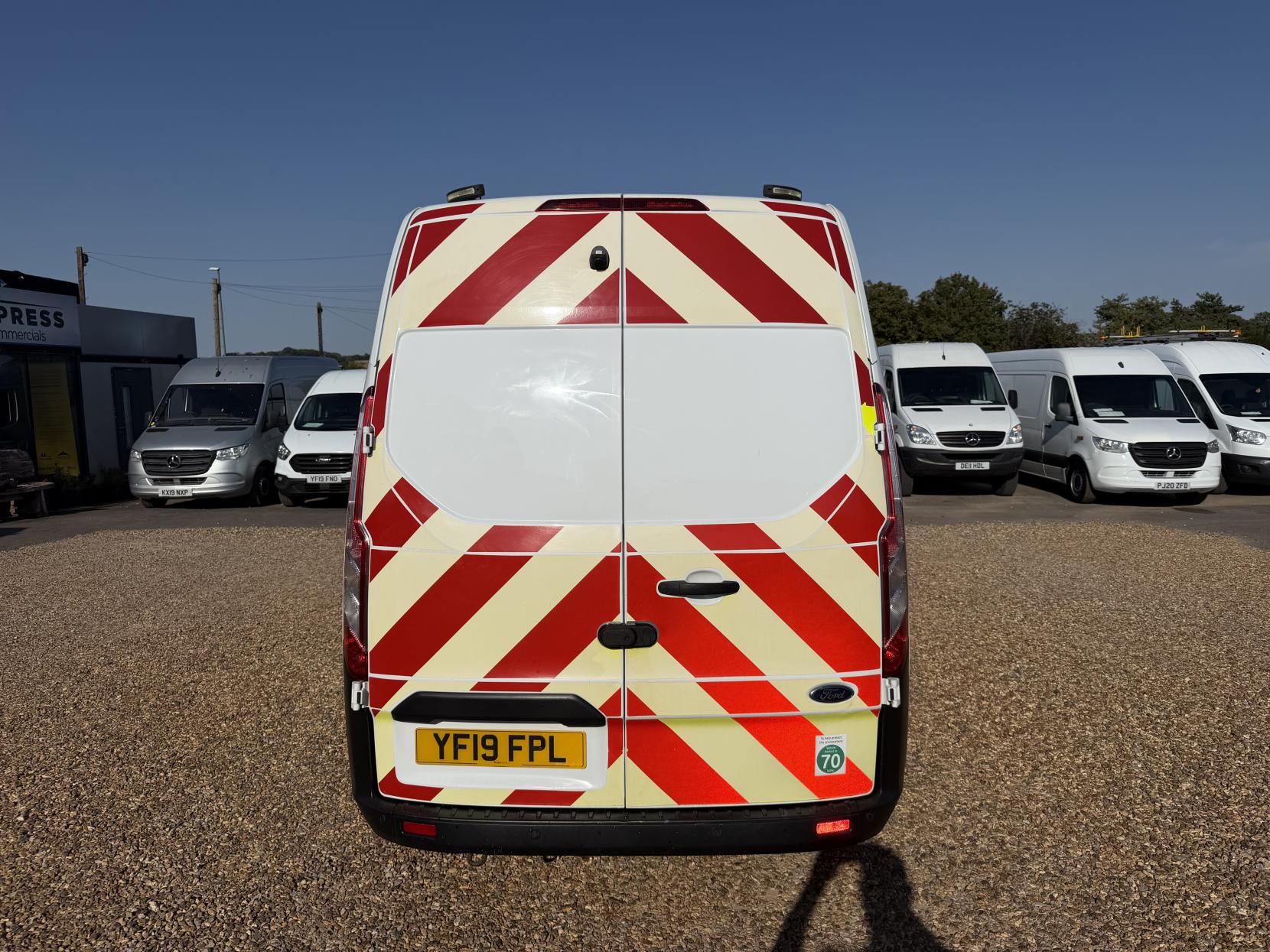 2019 Ford Transit Custom 2.0 320 EcoBlue Panel Van 5dr Diesel Manual L2 H2 Euro 6 (130 ps) - Thumbnail 10