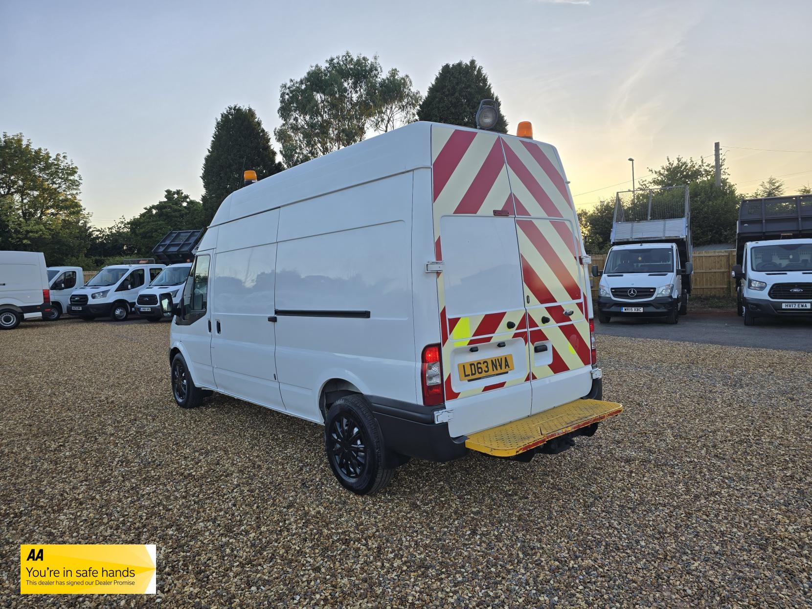 Ford Transit 2.2 TDCi 350 Panel Van 3dr Diesel Manual RWD L3 H3 (224 g/km, 98 bhp)
