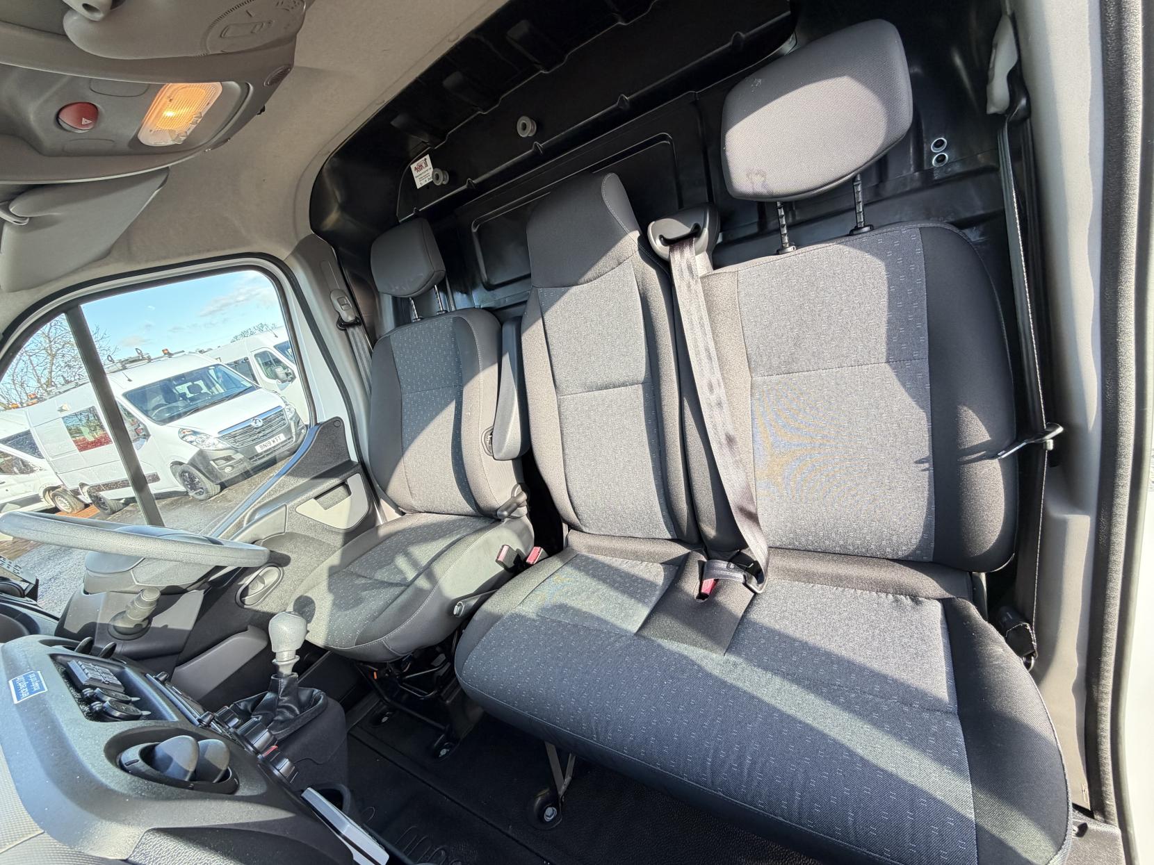 Vauxhall Movano 2.3 CDTi 3500 Panel Van 5dr Diesel Manual FWD L2 H2 Euro 6 (130 ps)