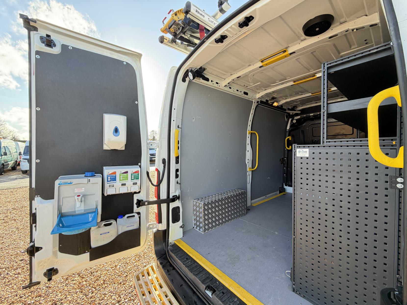 Vauxhall Movano 2.3 CDTi 3500 Panel Van 5dr Diesel Manual FWD L2 H2 Euro 6 (130 ps)