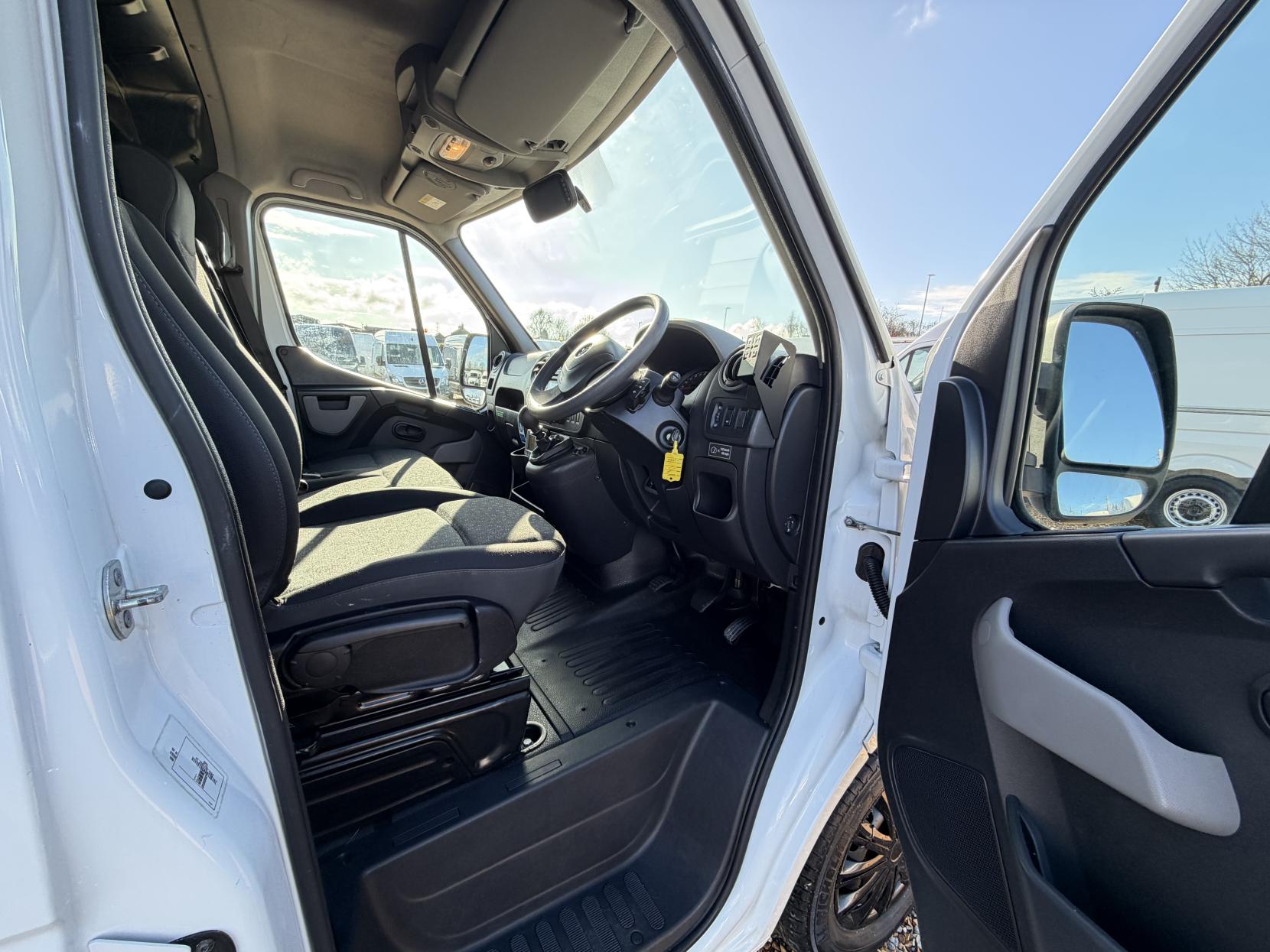 Vauxhall Movano 2.3 CDTi 3500 Panel Van 5dr Diesel Manual FWD L2 H2 Euro 6 (130 ps)