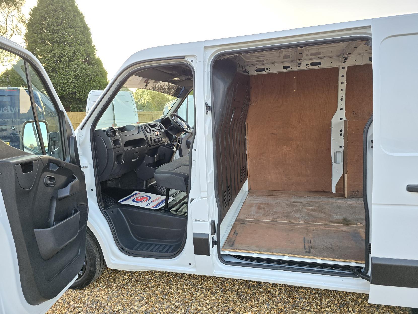 Vauxhall Movano 2.3 CDTi 2800 Panel Van 5dr Diesel Manual FWD L1 H1 Euro 6 (110 ps)