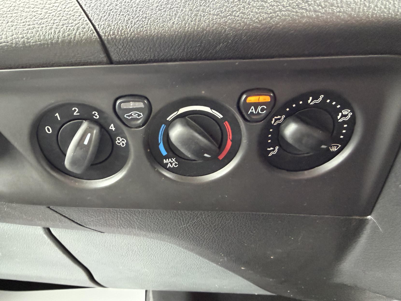 Ford Transit Custom 2.0 TDCi 270 Limited Panel Van 5dr Diesel Manual L1 H1 (157 g/km, 128 bhp)