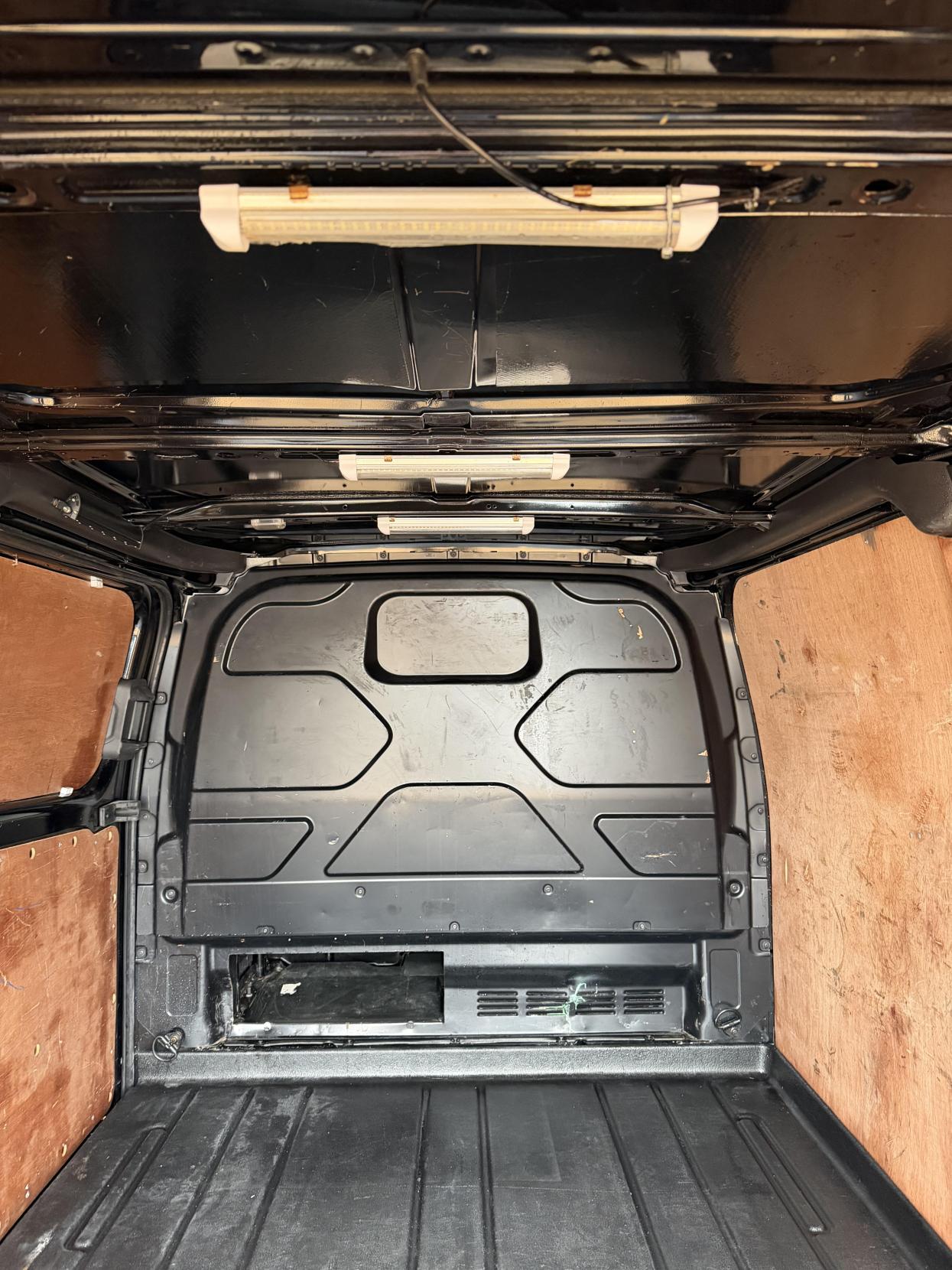 Ford Transit Custom 2.0 TDCi 270 Limited Panel Van 5dr Diesel Manual L1 H1 (157 g/km, 128 bhp)