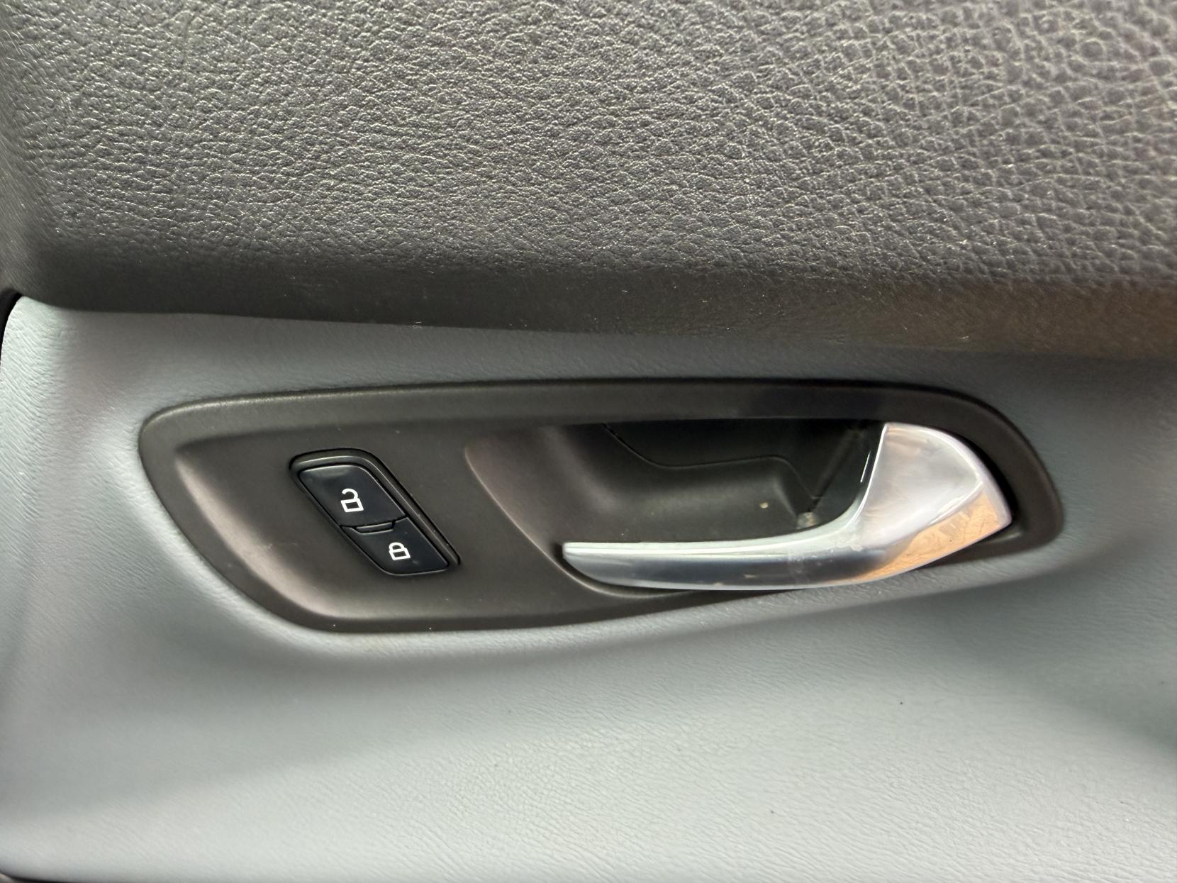 Ford Transit Custom 2.0 TDCi 270 Limited Panel Van 5dr Diesel Manual L1 H1 (157 g/km, 128 bhp)