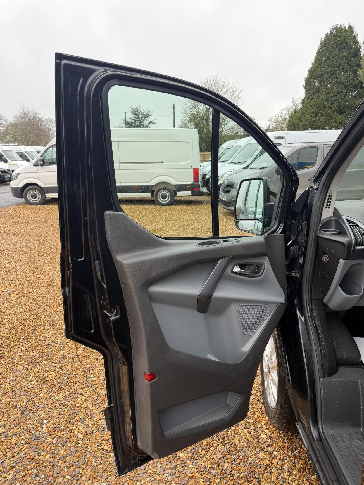 Ford Transit Custom 2.0 TDCi 270 Limited Panel Van 5dr Diesel Manual L1 H1 (157 g/km, 128 bhp)