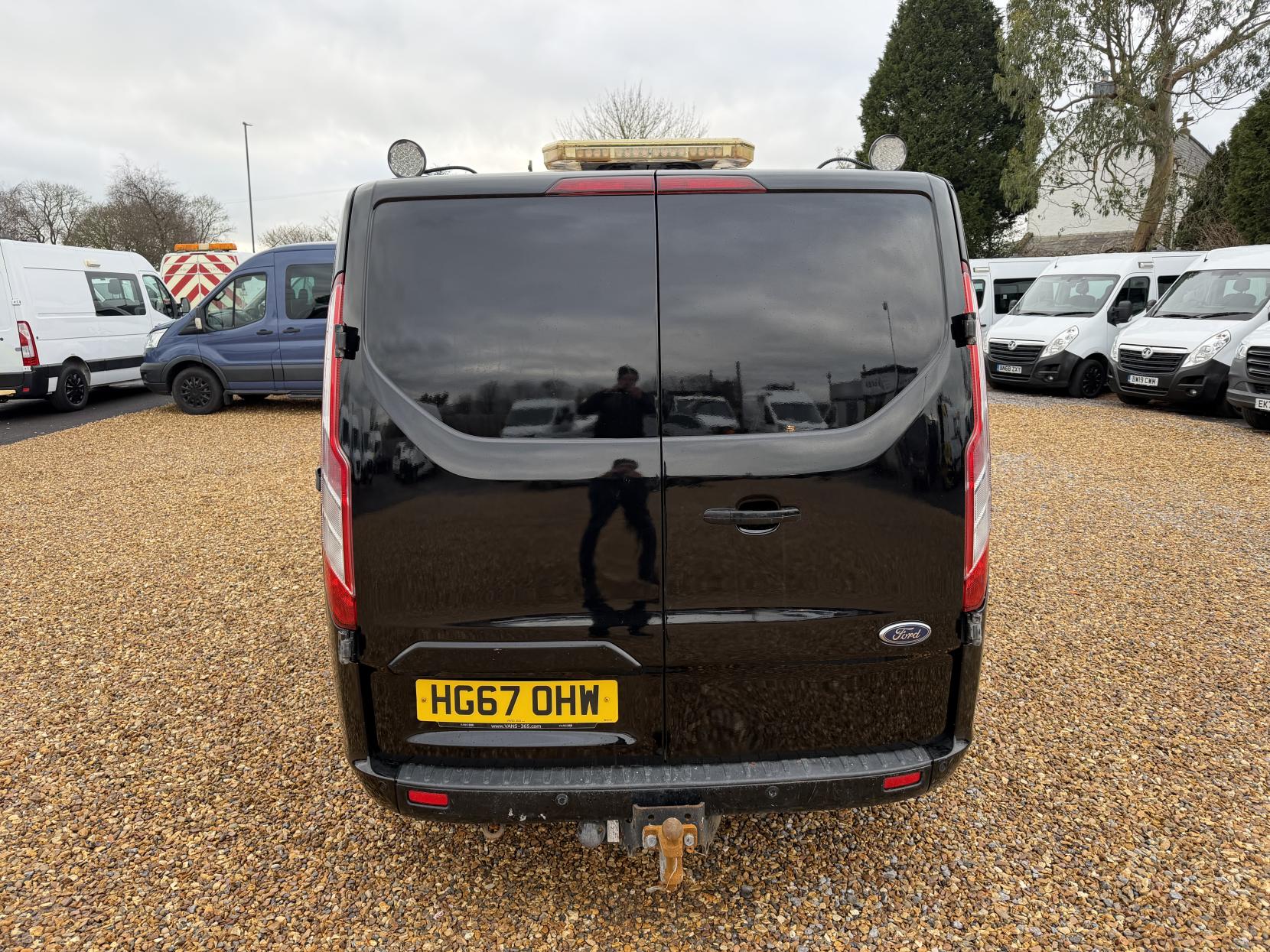 Ford Transit Custom 2.0 TDCi 270 Limited Panel Van 5dr Diesel Manual L1 H1 (157 g/km, 128 bhp)