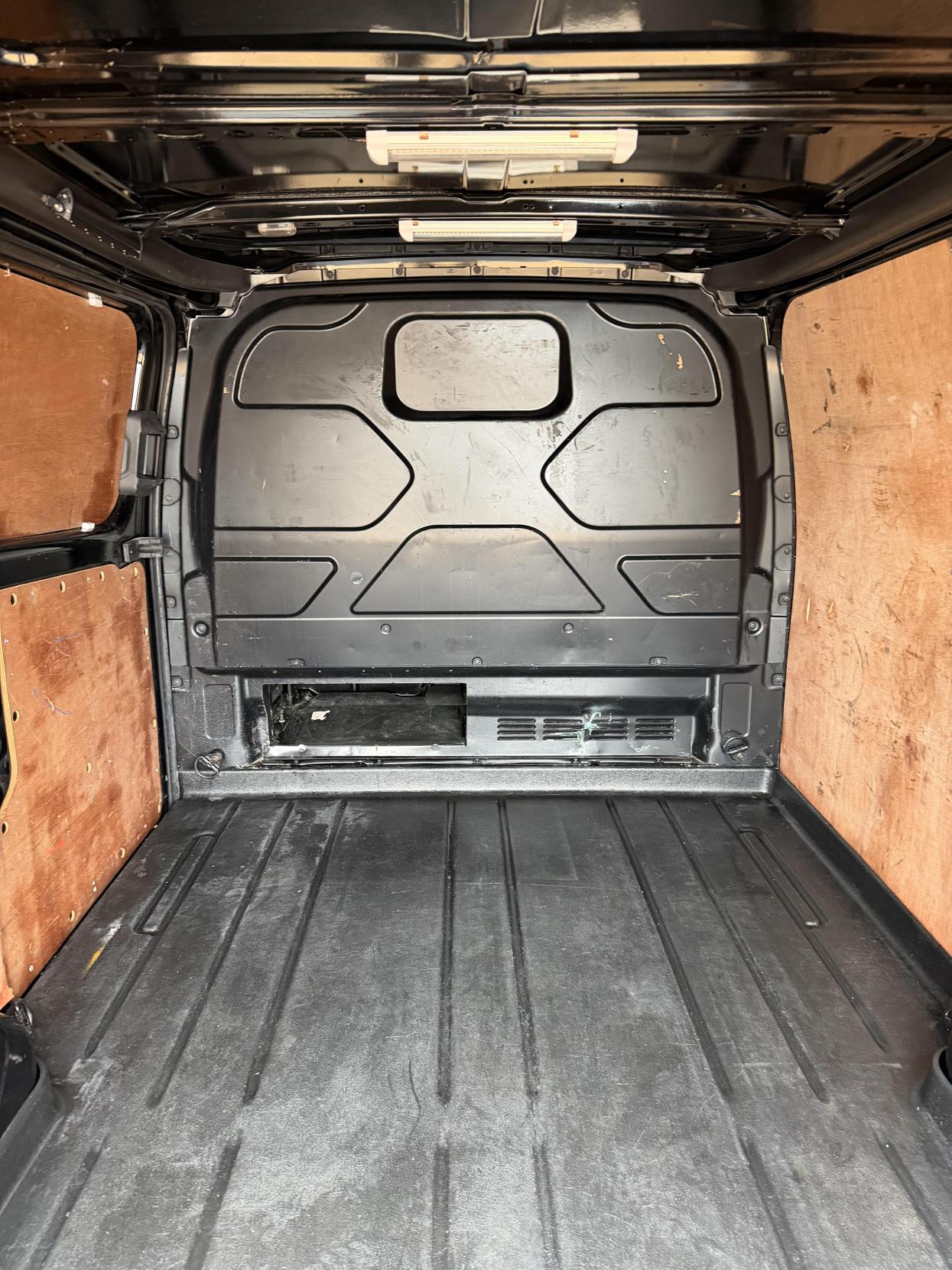 Ford Transit Custom 2.0 TDCi 270 Limited Panel Van 5dr Diesel Manual L1 H1 (157 g/km, 128 bhp)