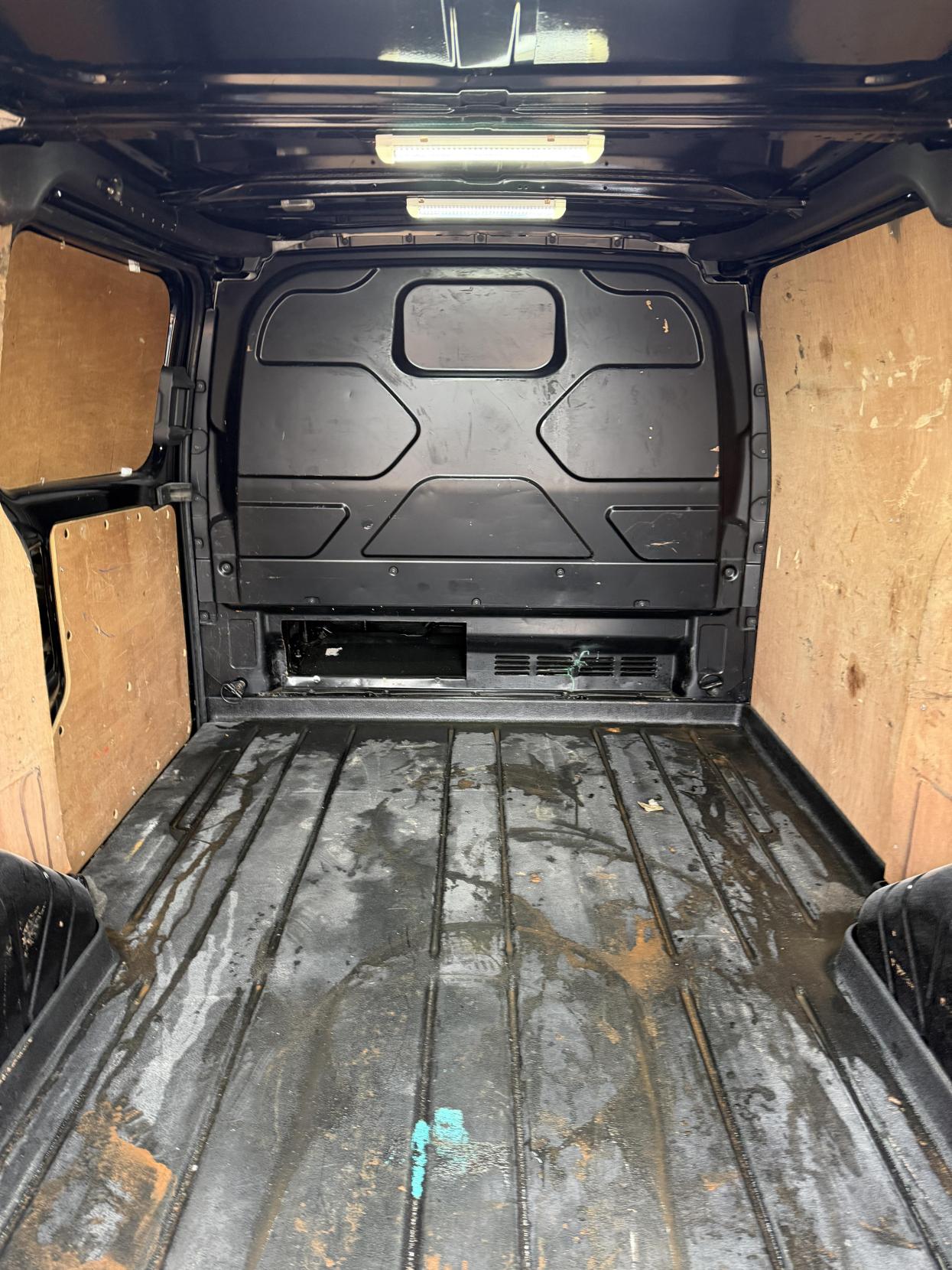 Ford Transit Custom 2.0 TDCi 270 Limited Panel Van 5dr Diesel Manual L1 H1 (157 g/km, 128 bhp)