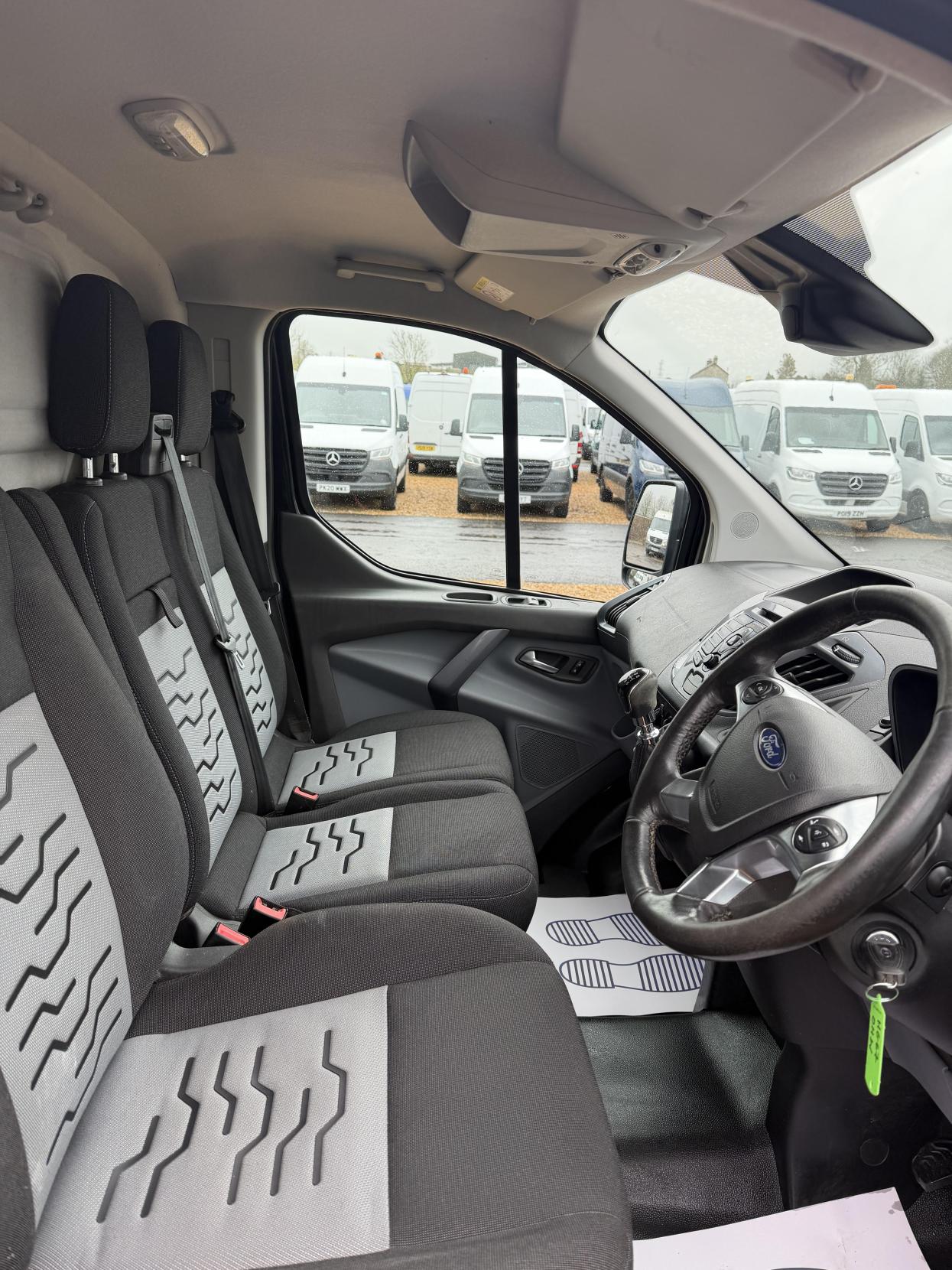 Ford Transit Custom 2.0 TDCi 270 Limited Panel Van 5dr Diesel Manual L1 H1 (157 g/km, 128 bhp)