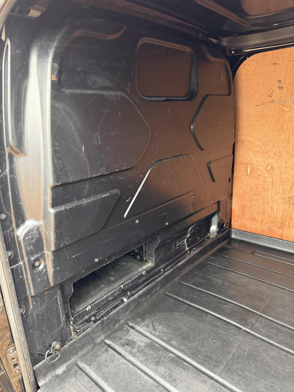 Ford Transit Custom 2.0 TDCi 270 Limited Panel Van 5dr Diesel Manual L1 H1 (157 g/km, 128 bhp)