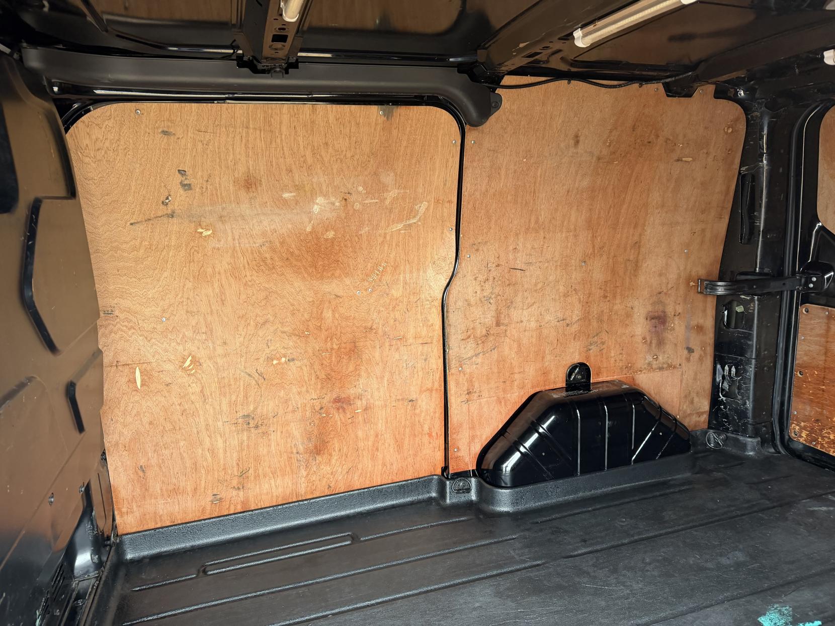 Ford Transit Custom 2.0 TDCi 270 Limited Panel Van 5dr Diesel Manual L1 H1 (157 g/km, 128 bhp)