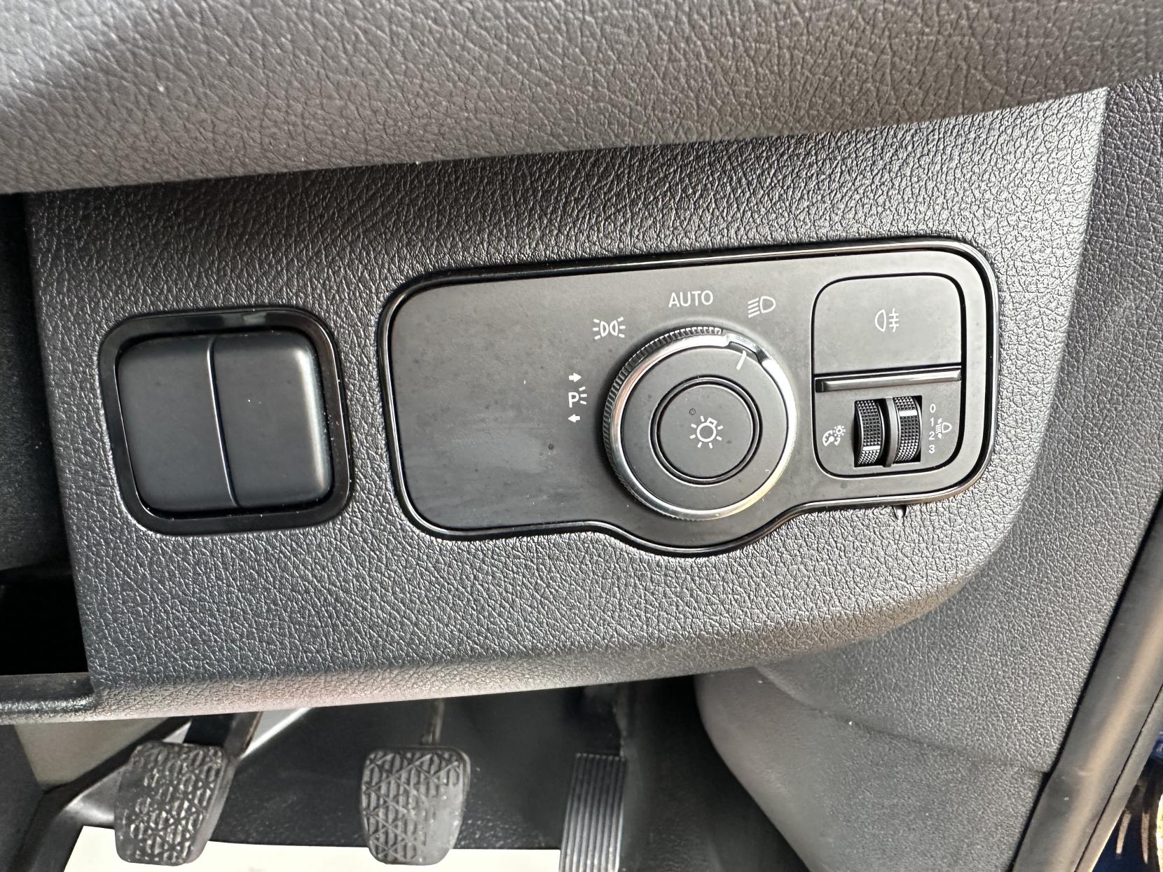 Mercedes-Benz Sprinter 2.1 316 CDI Panel Van 5dr Diesel Manual RWD L2 H2 Euro 6 (163 ps)