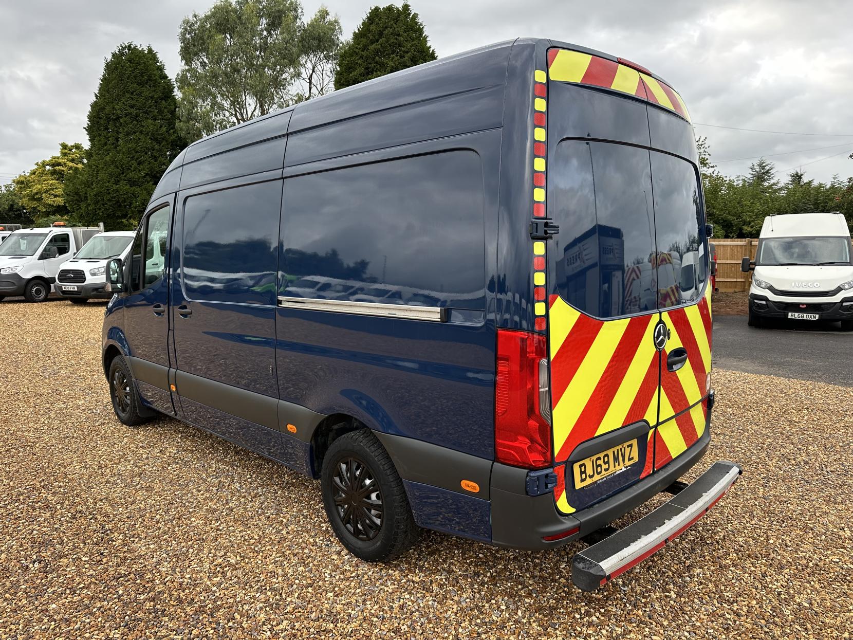 Mercedes-Benz Sprinter 2.1 316 CDI Panel Van 5dr Diesel Manual RWD L2 H2 Euro 6 (163 ps)