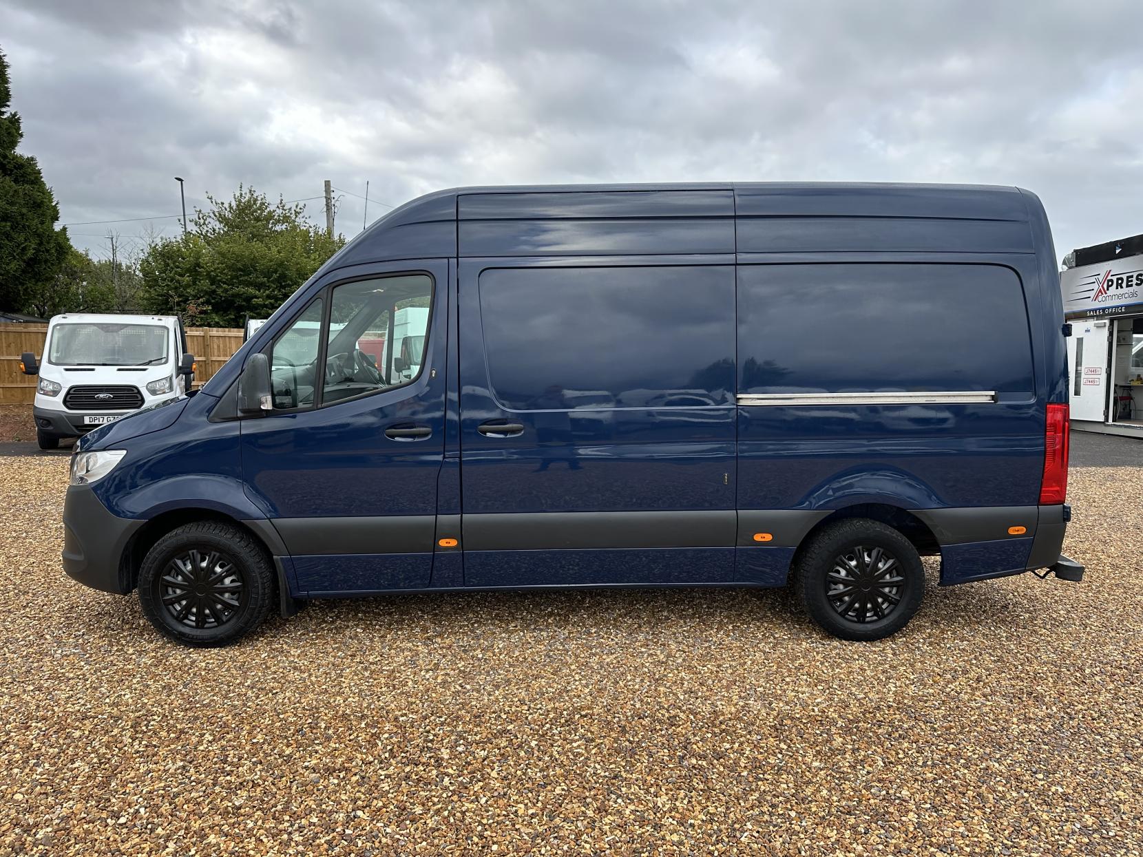 Mercedes-Benz Sprinter 2.1 316 CDI Panel Van 5dr Diesel Manual RWD L2 H2 Euro 6 (163 ps)