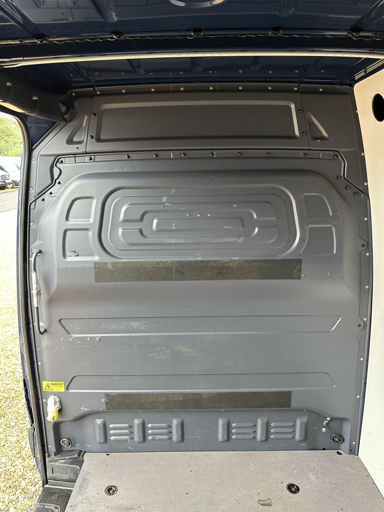 Mercedes-Benz Sprinter 2.1 316 CDI Panel Van 5dr Diesel Manual RWD L2 H2 Euro 6 (163 ps)
