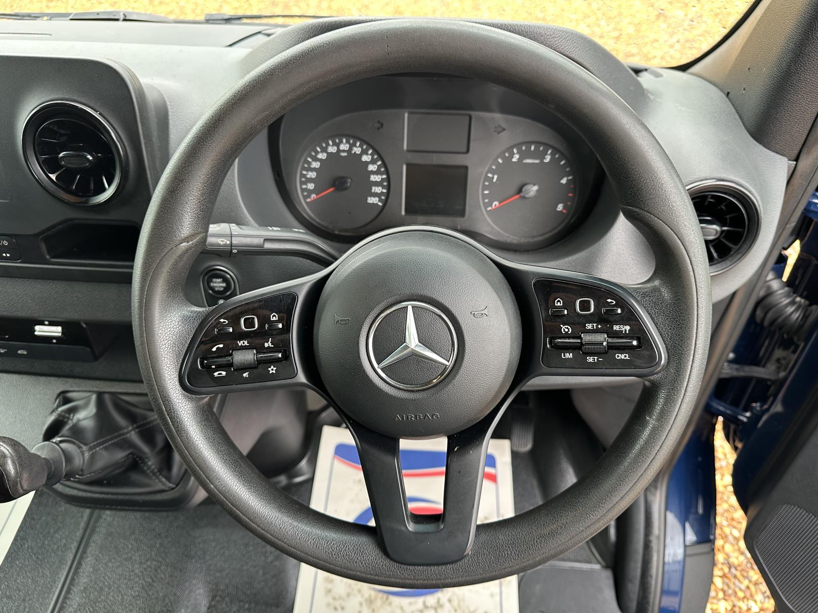 Mercedes-Benz Sprinter 2.1 316 CDI Panel Van 5dr Diesel Manual RWD L2 H2 Euro 6 (163 ps)